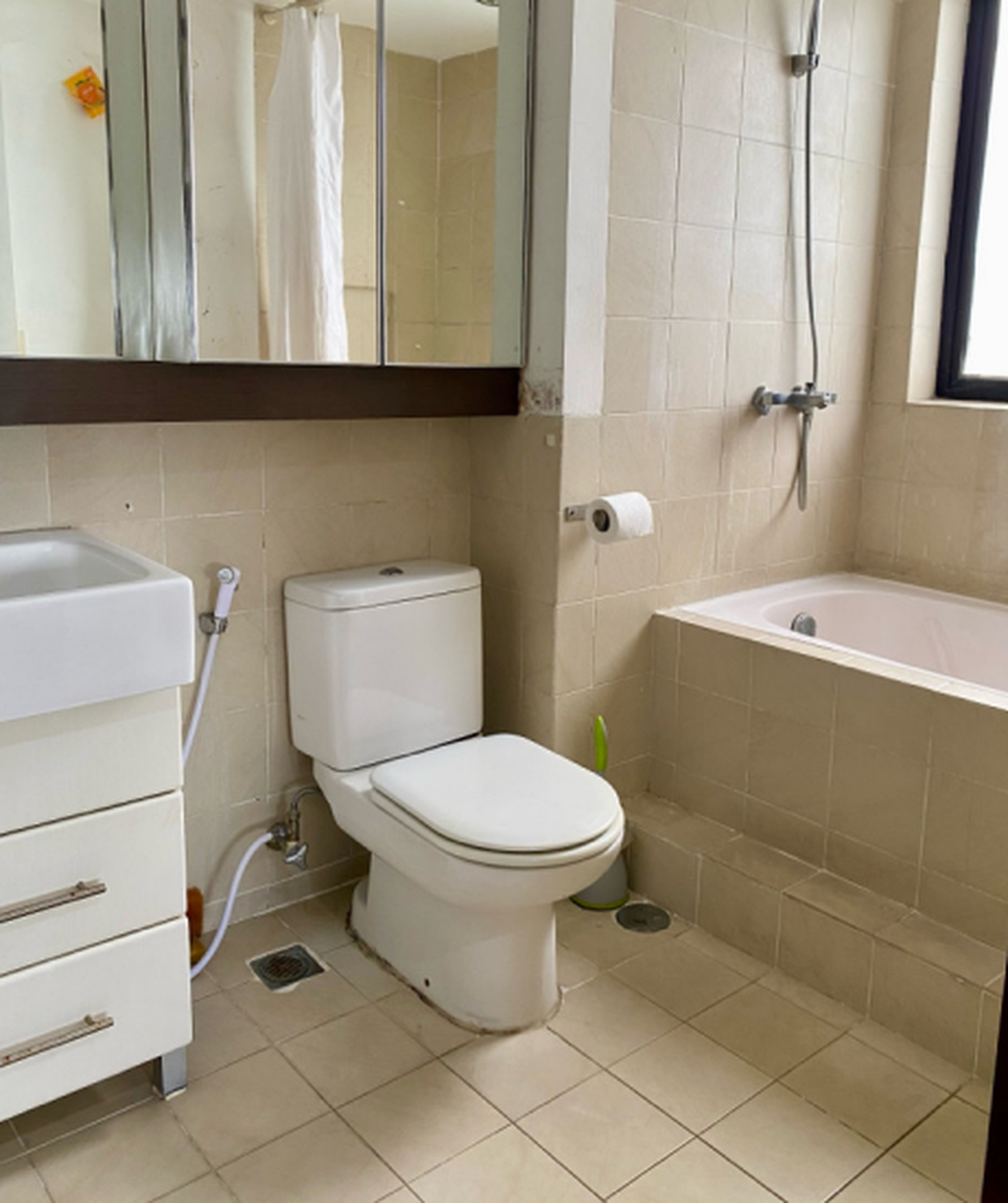 Apartemen Bona Vista Siap Huni 2 Bedroom Dekat MRT