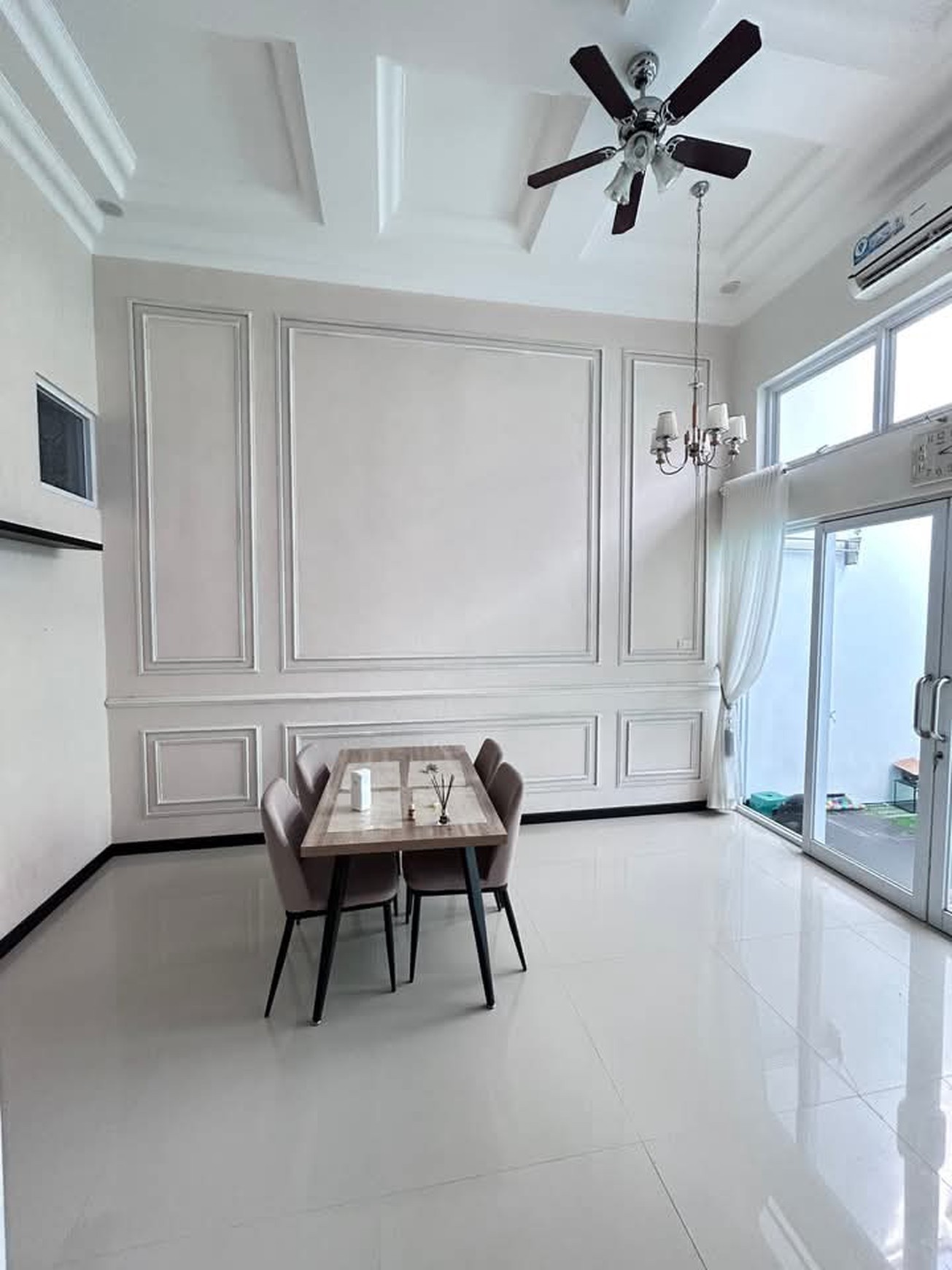 rumah estetik lt 118 m2 di teluk betung