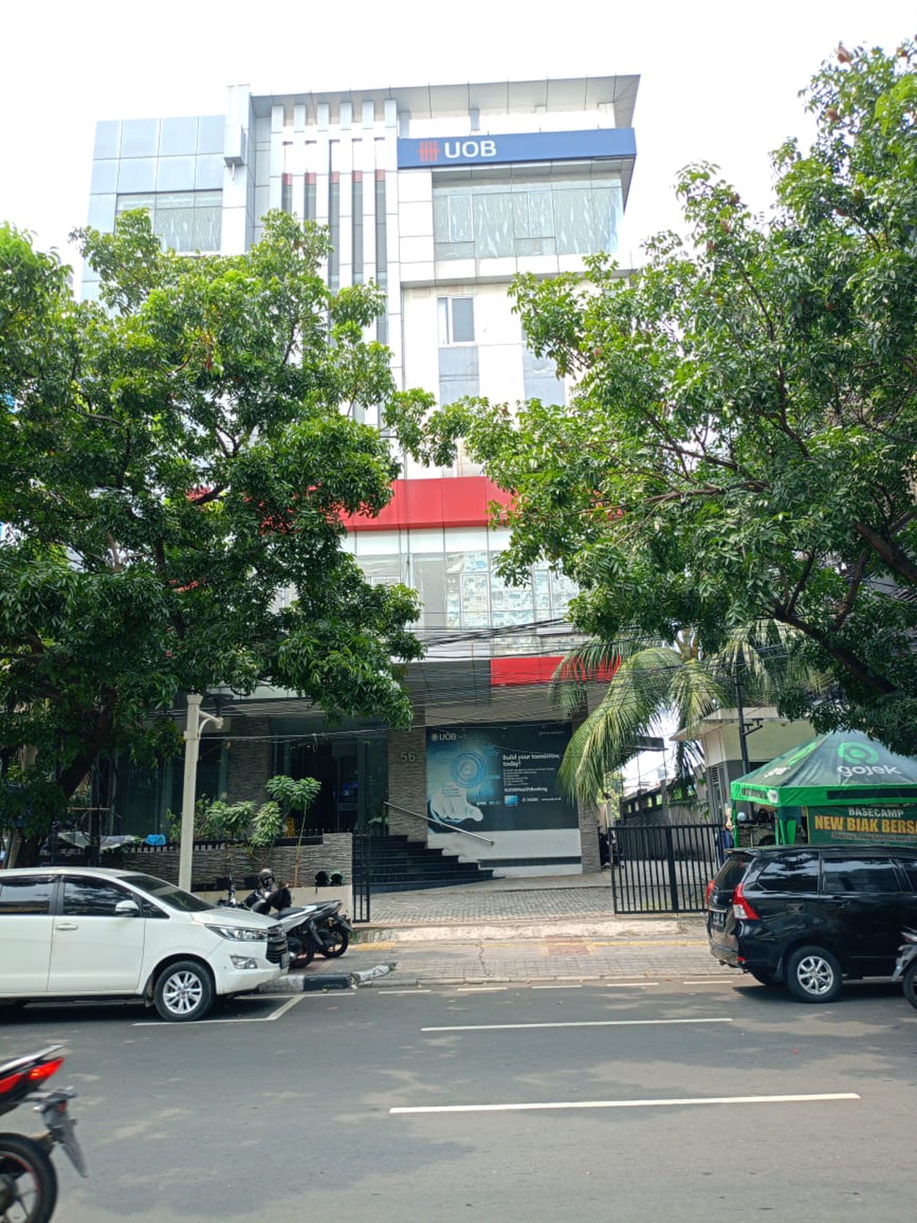 Gedung 6 Lantai Lokasi bagus di Cideng, Gambir Jakarta Pusat