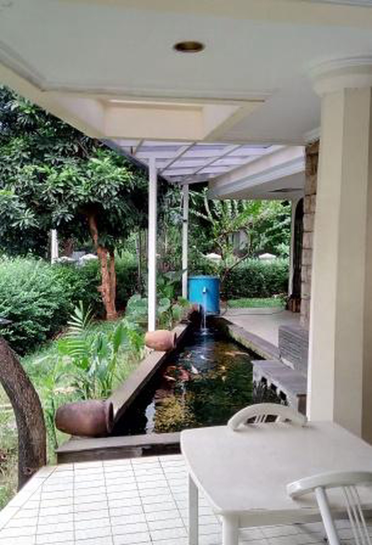 Rumah disewakan / dijual, lokasi di mega kuningan, Jakarta Selatan