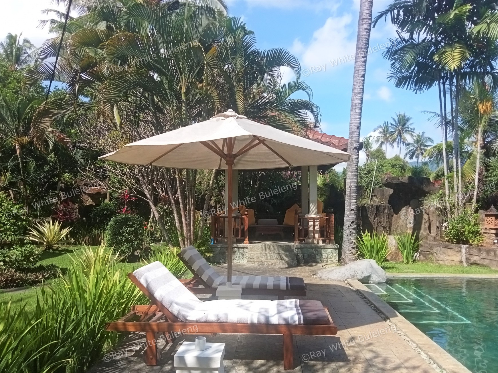 Escape to Lovina 2-Story Villa & Expansive Land