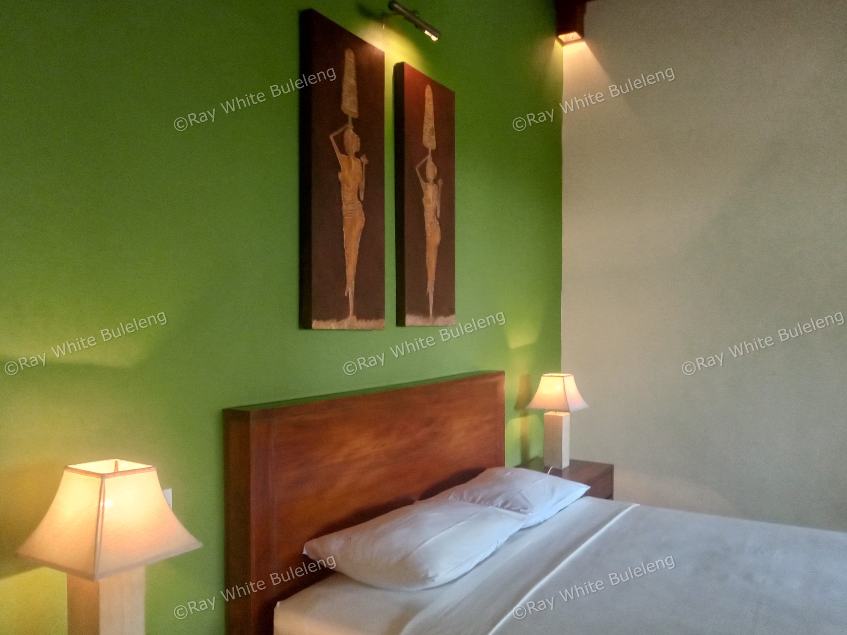 Escape to Lovina 2-Story Villa & Expansive Land