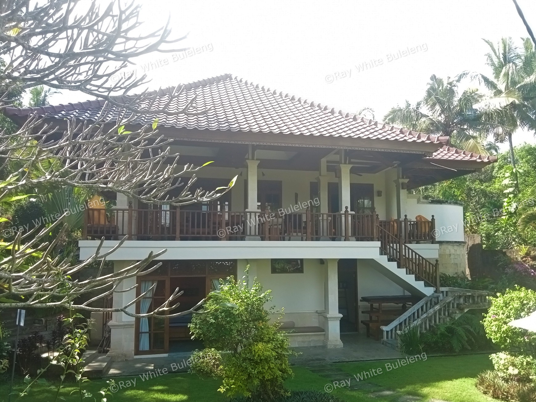 Escape to Lovina 2-Story Villa & Expansive Land