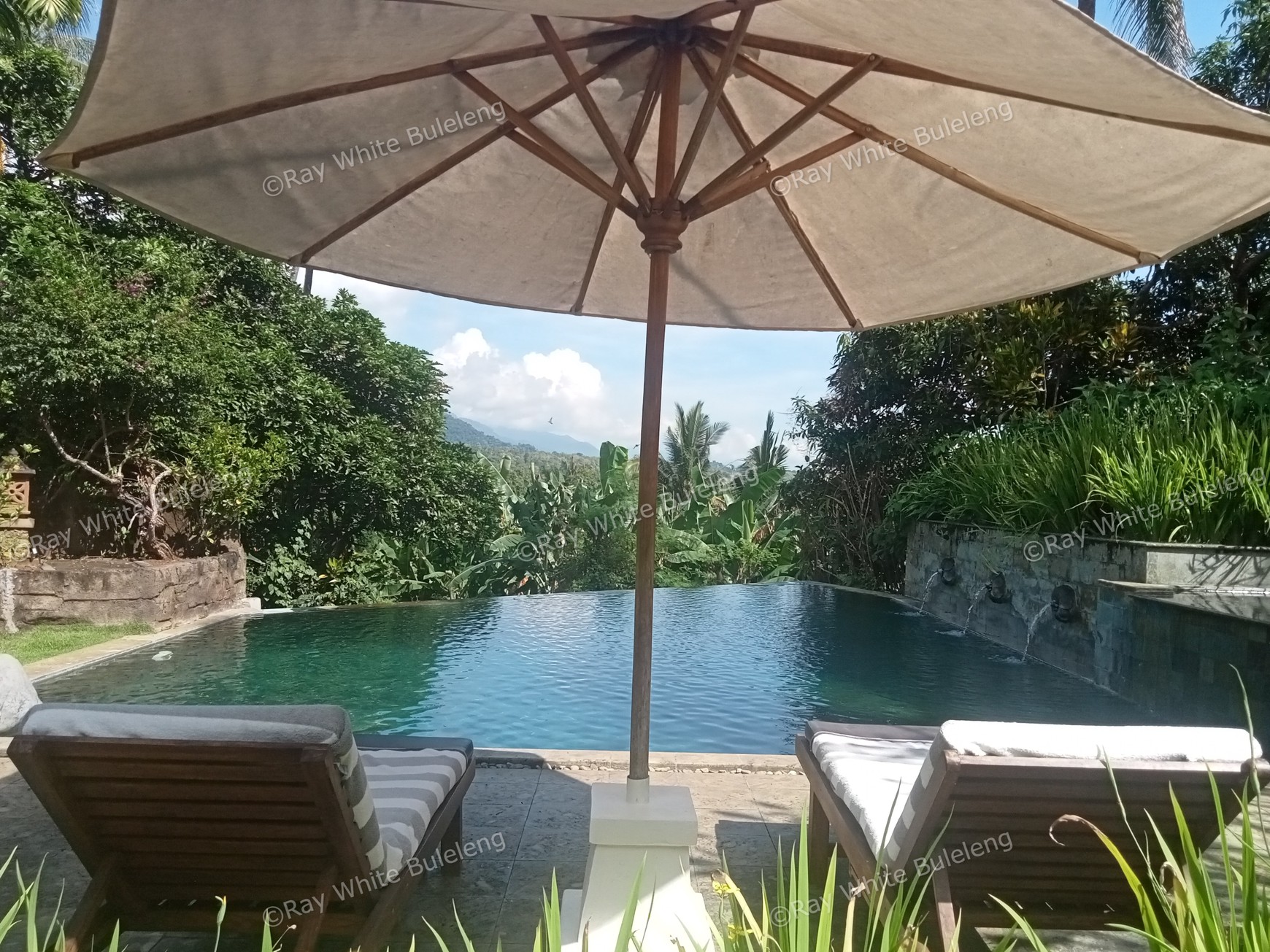 Escape to Lovina 2-Story Villa & Expansive Land