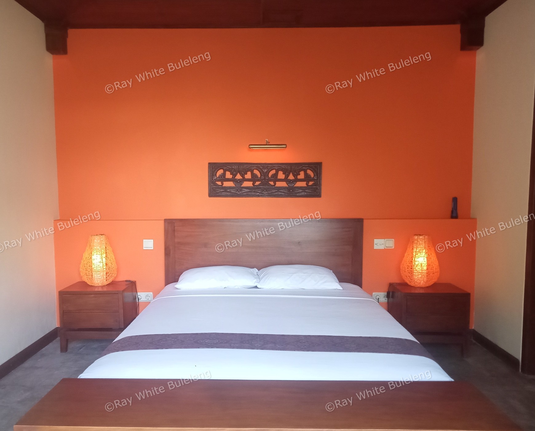 Escape to Lovina 2-Story Villa & Expansive Land