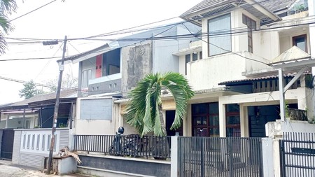 Rumah Bagus, lingkungan aman dan nyaman di Pondok Ranji.