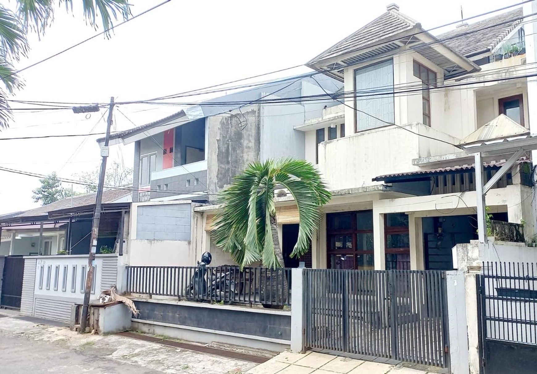 Rumah Bagus, lingkungan aman dan nyaman di Pondok Ranji.