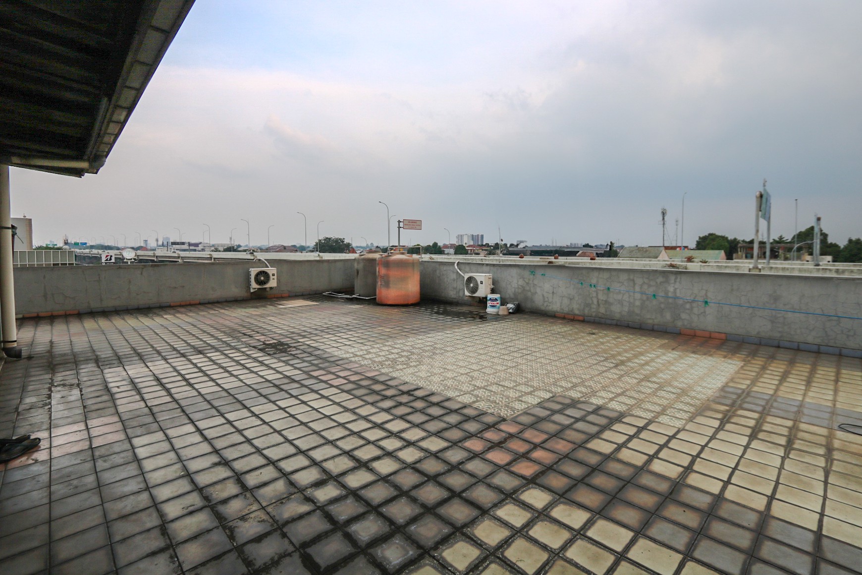 RUKO 3 LANTAI PLUS ROOF TOP, GANDENG 3, LOKASI STRATEGIS, PONDOK KELAPA, KALIMALANG, AKSES MUDAH KE TOL