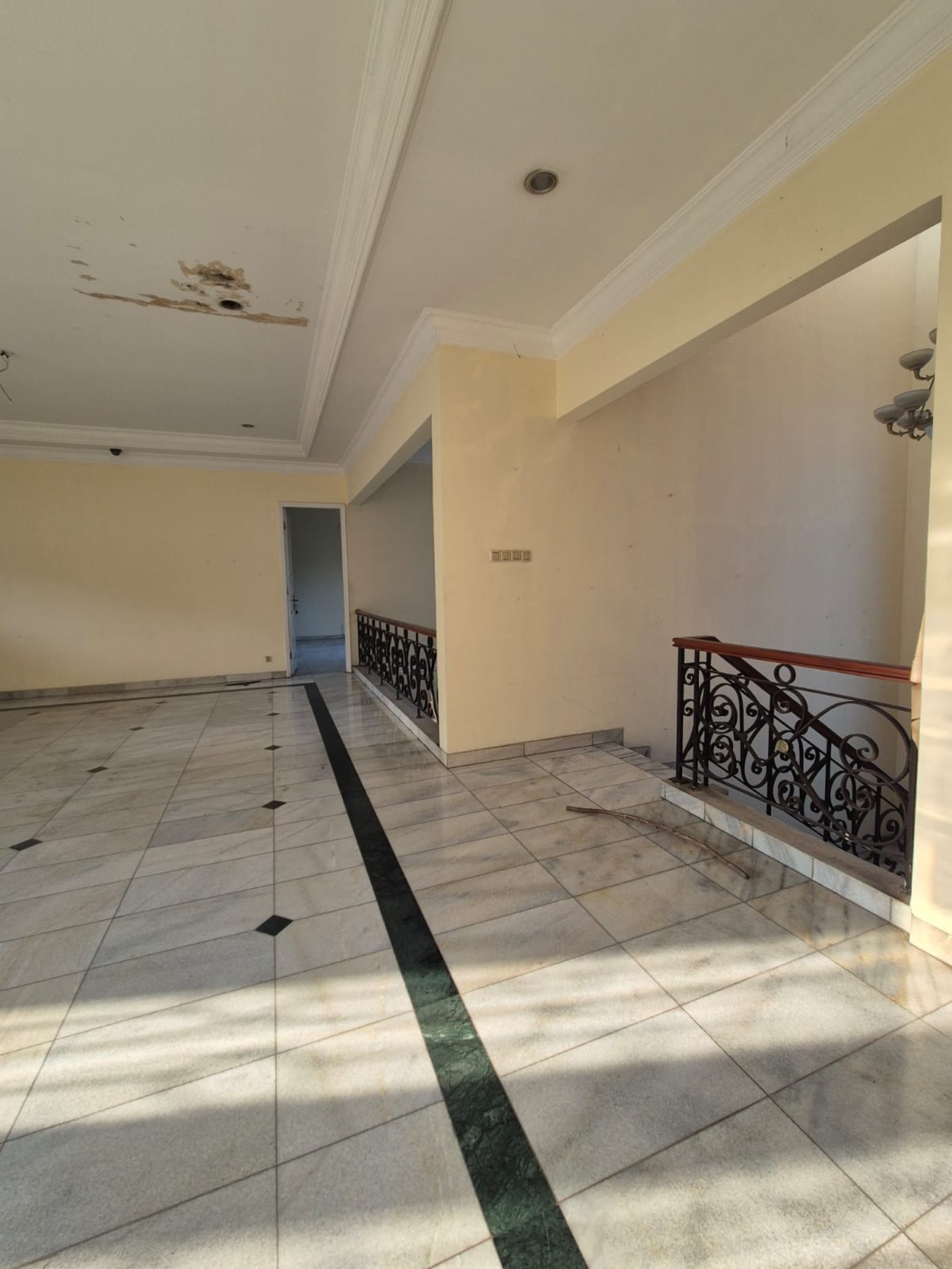 Rumah Bagus Di Taman Lebak Bulus Jakarta Selatan