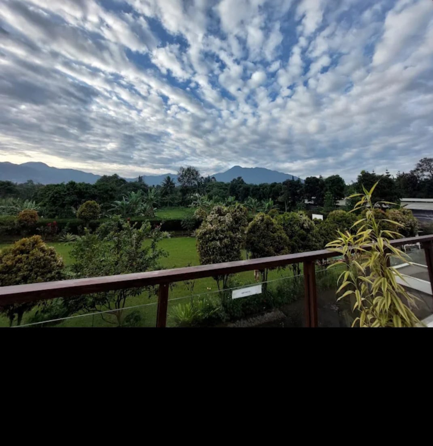 DI JUAL VILLA MEWAH DI CIDOKOM CISARUA