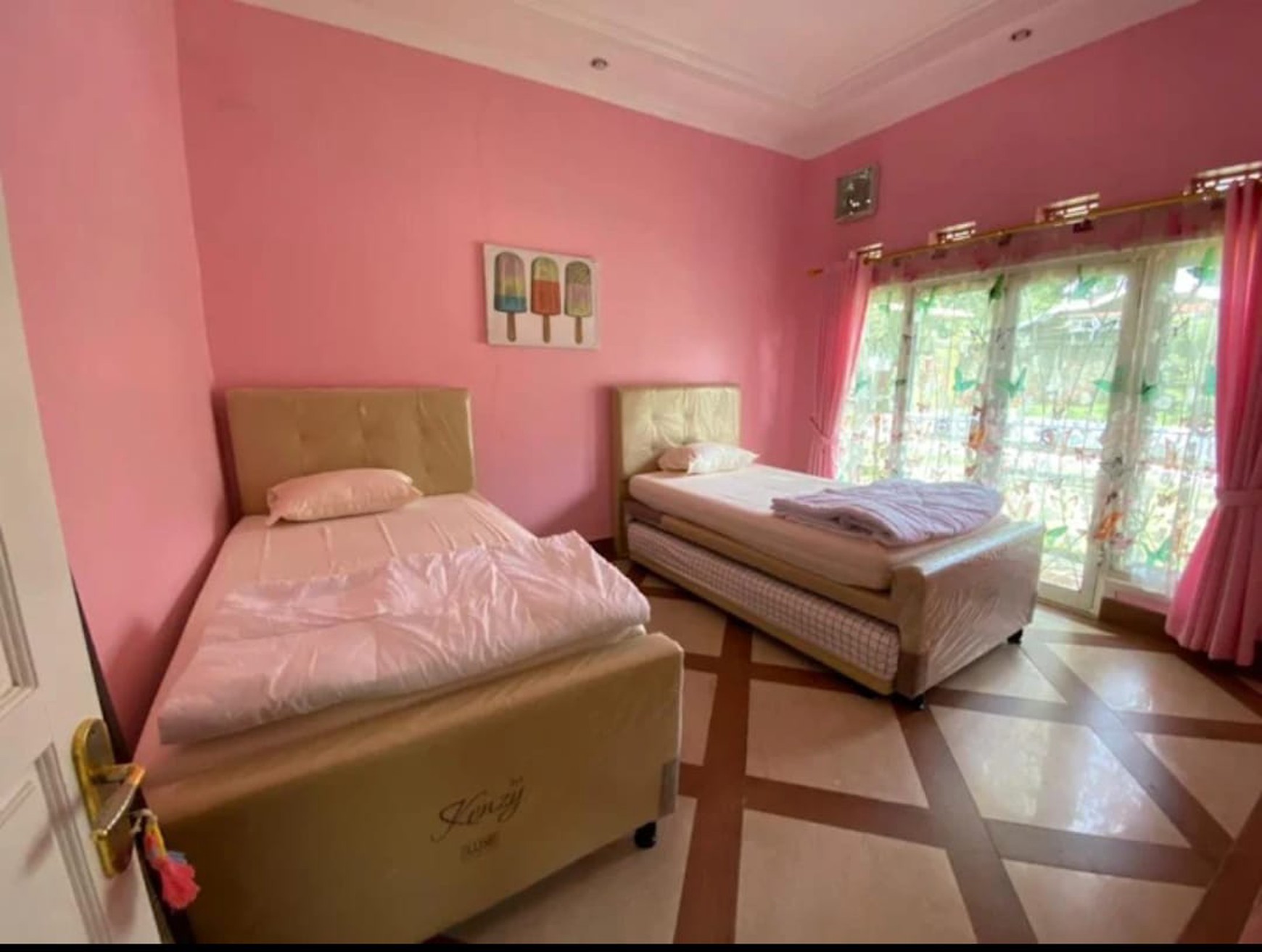 DI JUAL VILLA MEWAH DI CIDOKOM CISARUA