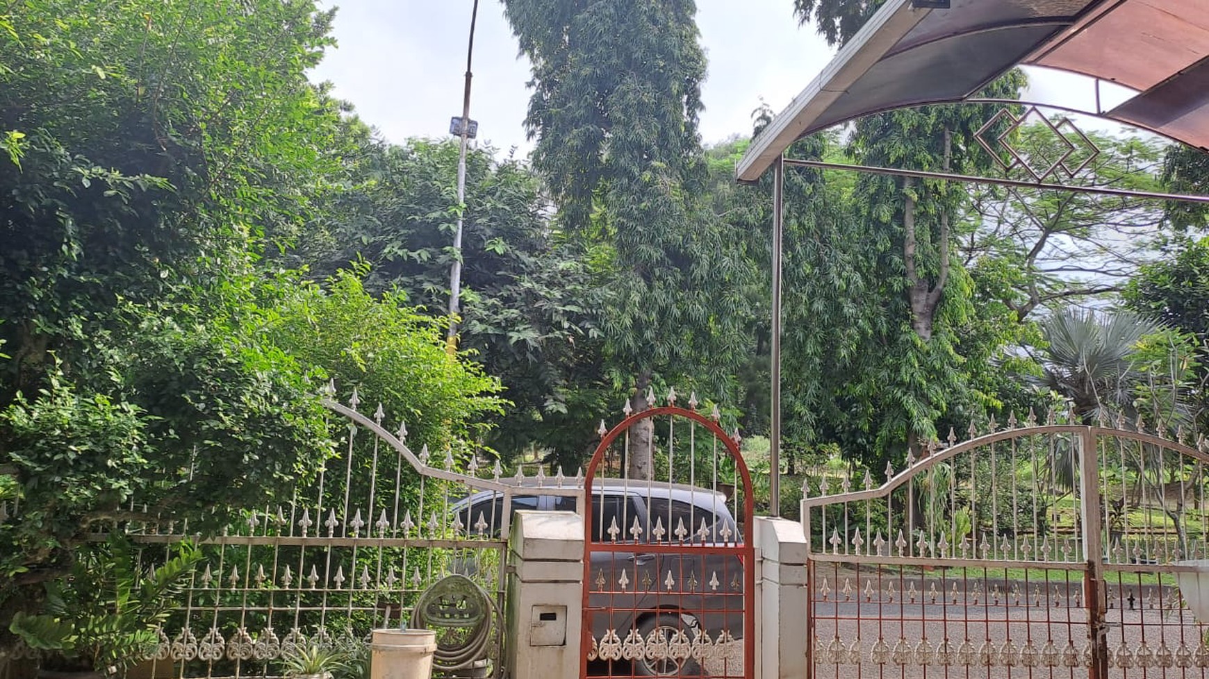 Rumah Lingkungan asri di Modernland Tangerang