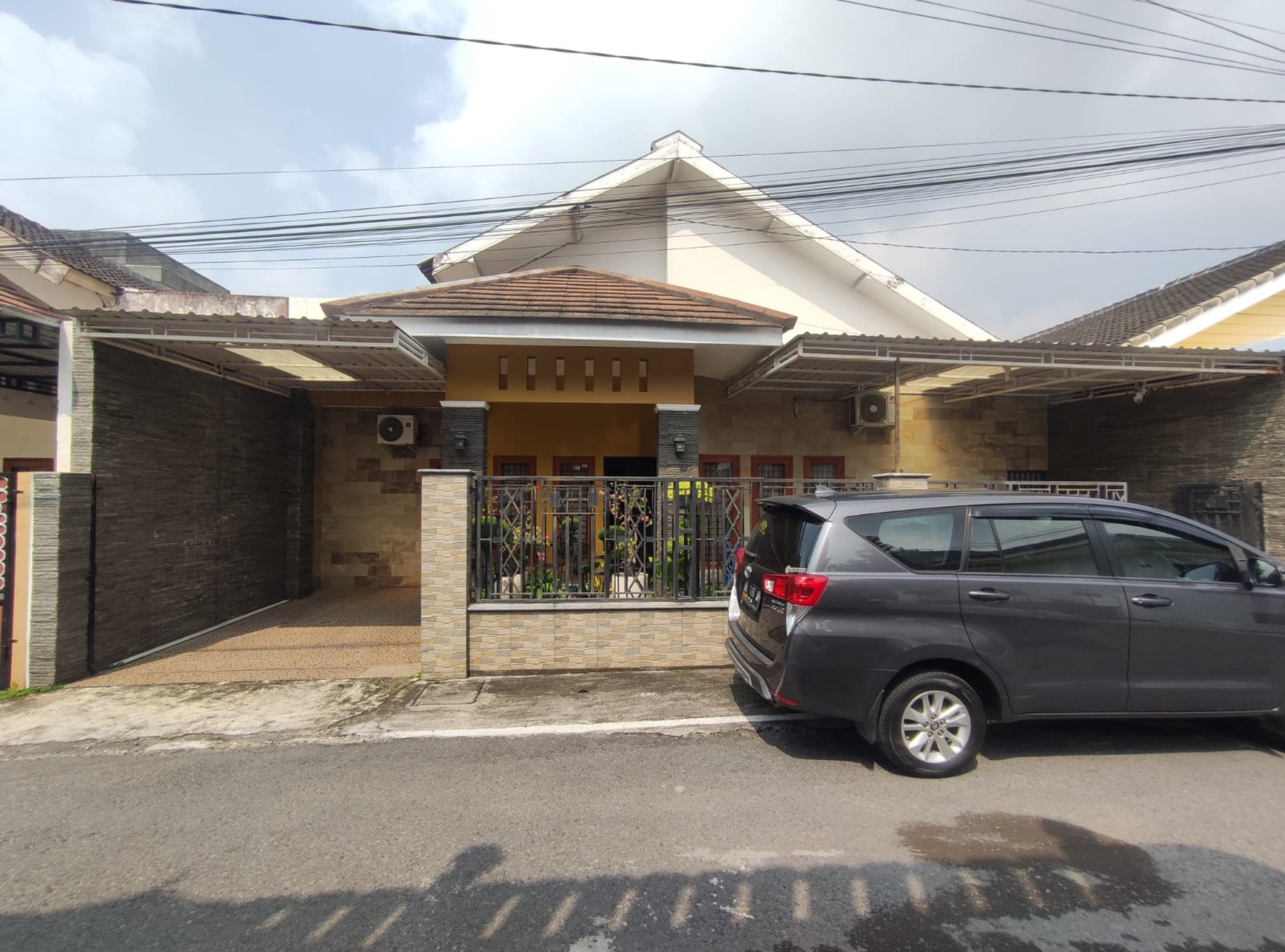 Rumah 3 Kamar Lokasi Strategis, Cocok Untuk Keluarga Di Jambusari, Depok, Sleman