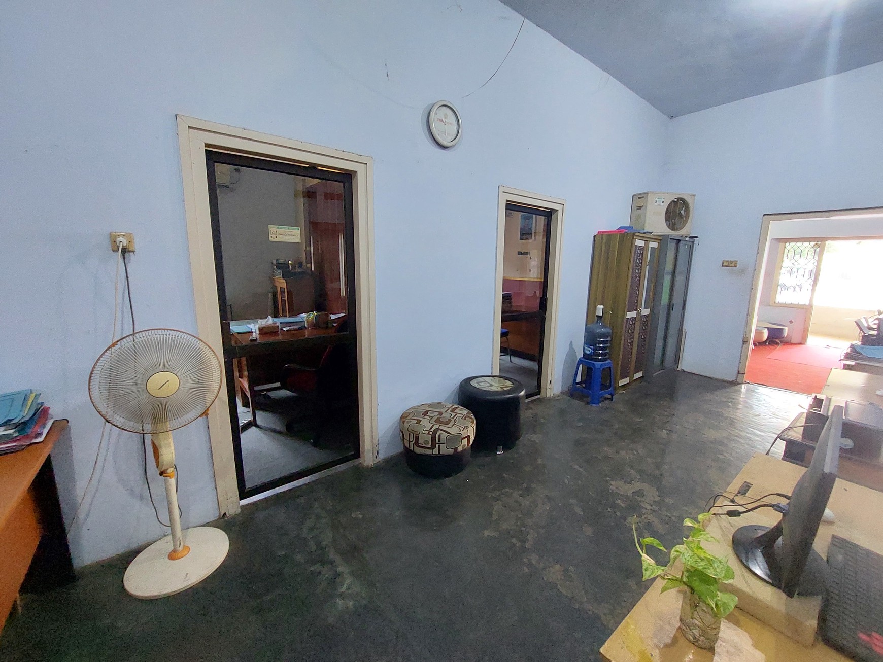 Rumah lama pusat kota jombang raya dr sutomo strategis untuk usaha Resto, caffe, klinik, hotel atau lainya