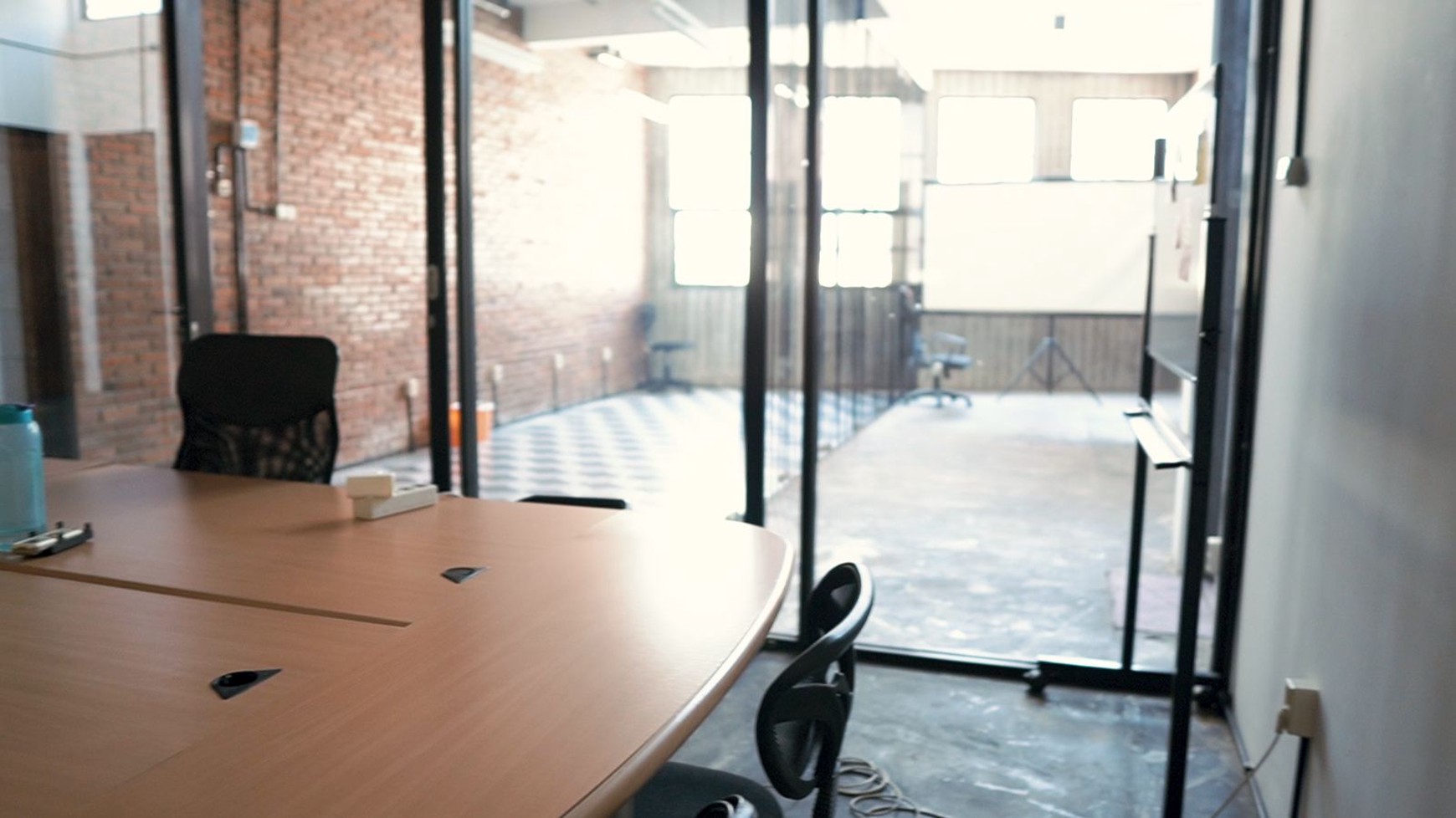 Dijual Rumah Ex Kantor  Jl.Simpang Darmo Permai Selatan Modern Design 2 Lantai  Surabaya Barat