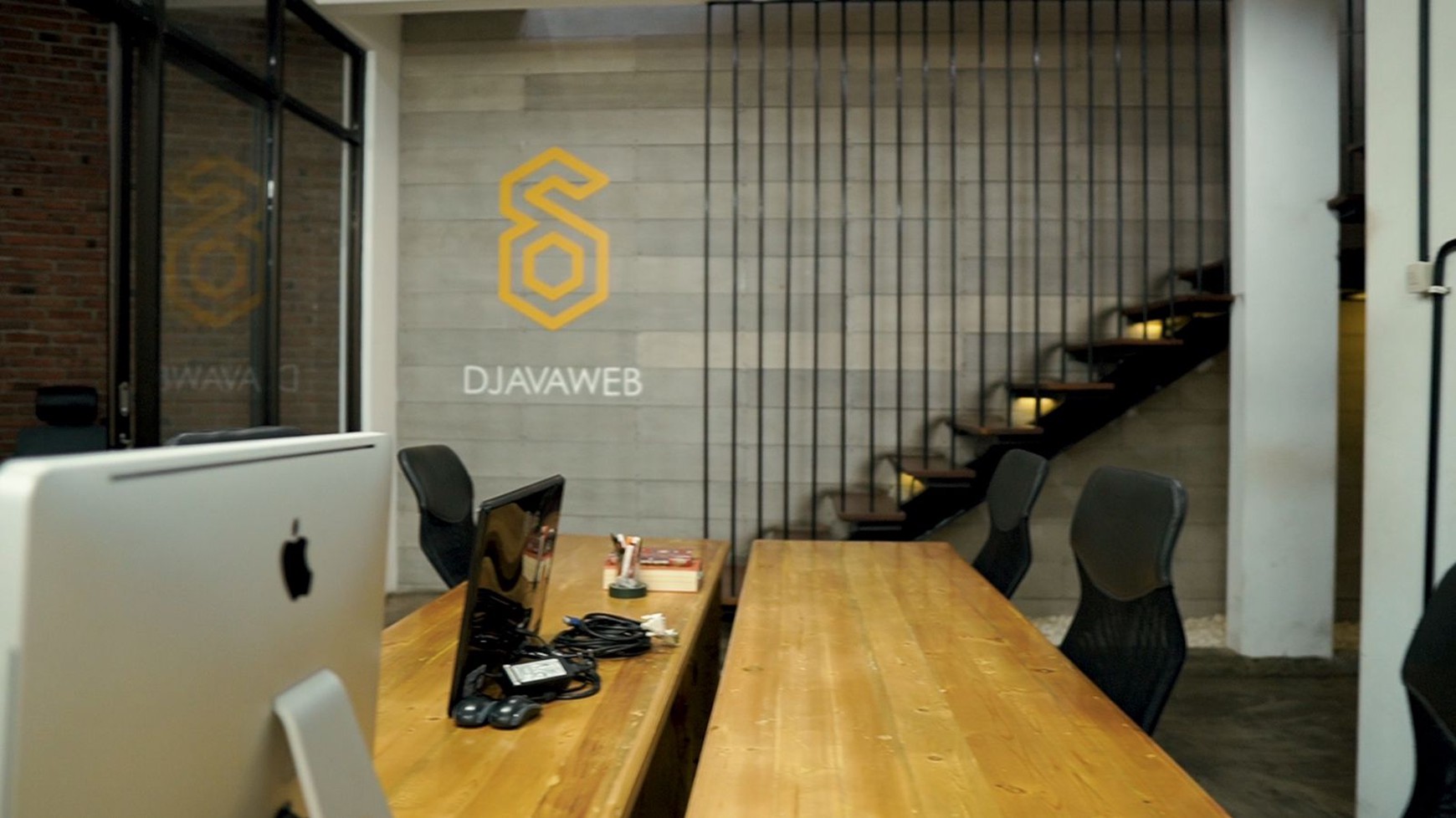 Dijual Rumah Ex Kantor  Jl.Simpang Darmo Permai Selatan Modern Design 2 Lantai  Surabaya Barat