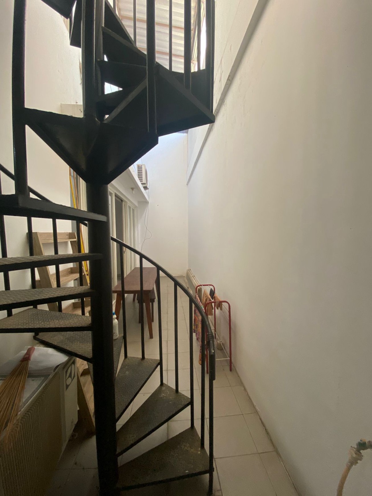 Dijual Rumah Manyar Jaya Praja Modern Minimalis Surabaya Pusat