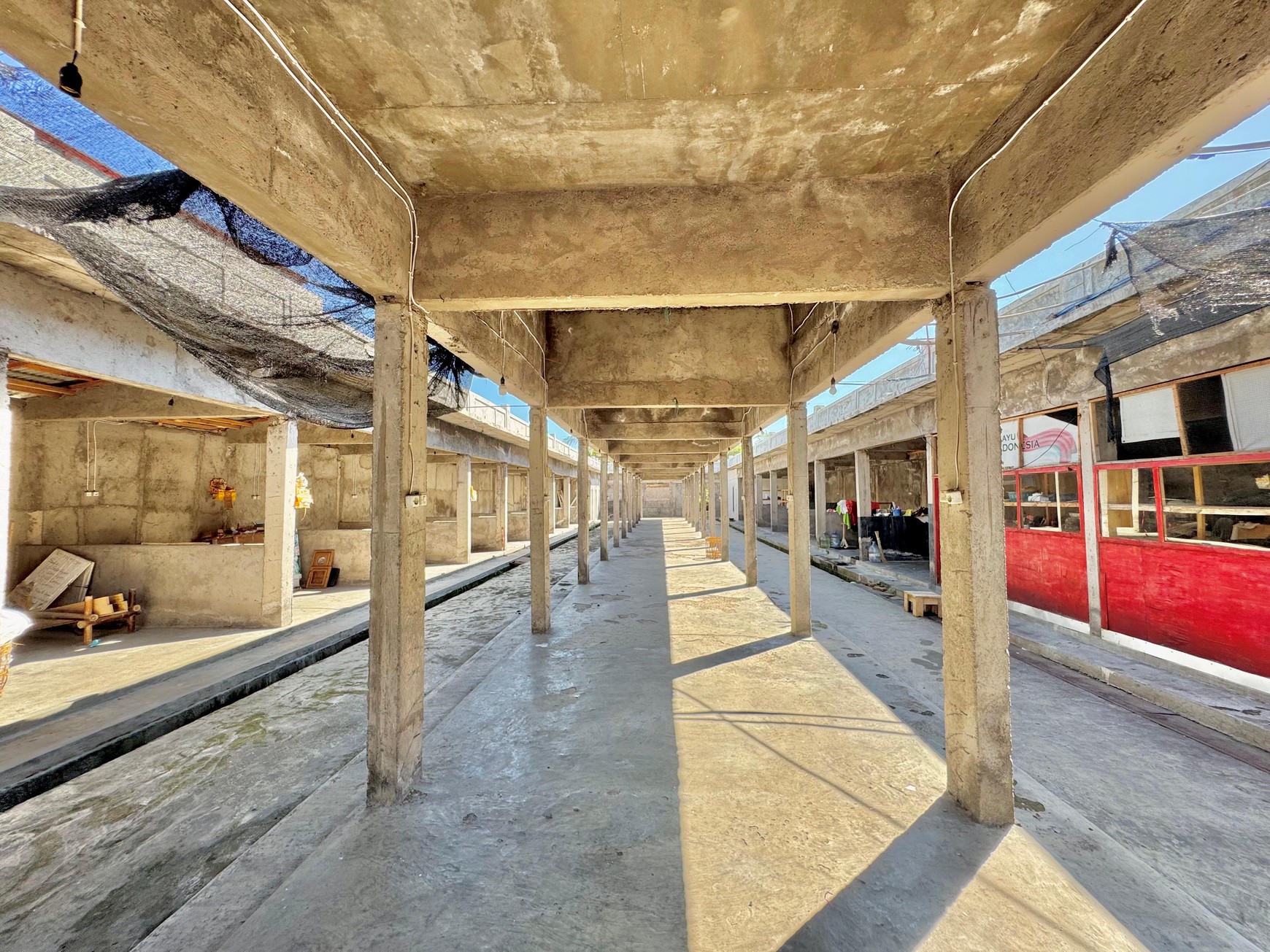 STRATEGIC COMMERCIAL PROPERTY WITH 26 SHOP UNITS ON MAIN ROAD