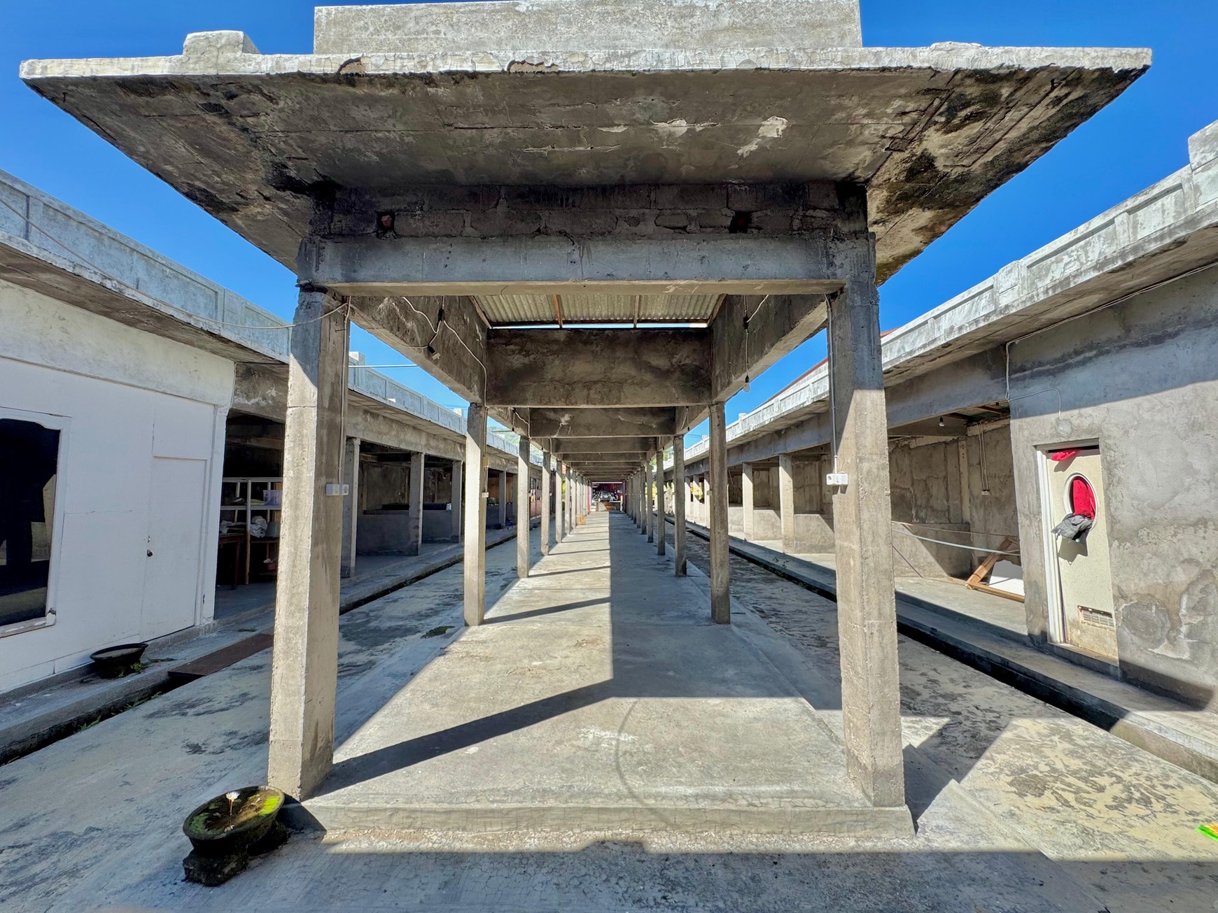 STRATEGIC COMMERCIAL PROPERTY WITH 26 SHOP UNITS ON MAIN ROAD