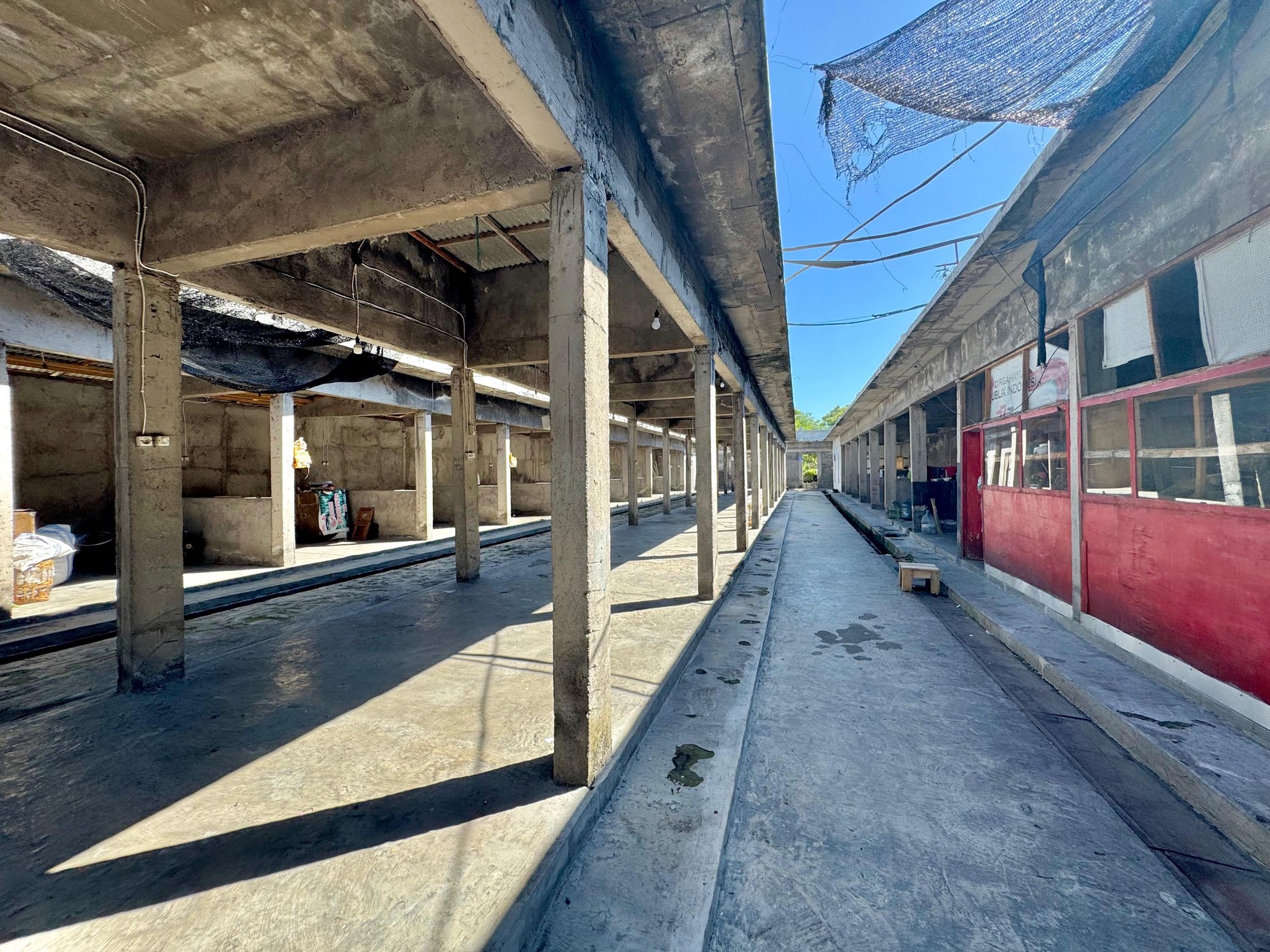 STRATEGIC COMMERCIAL PROPERTY WITH 26 SHOP UNITS ON MAIN ROAD