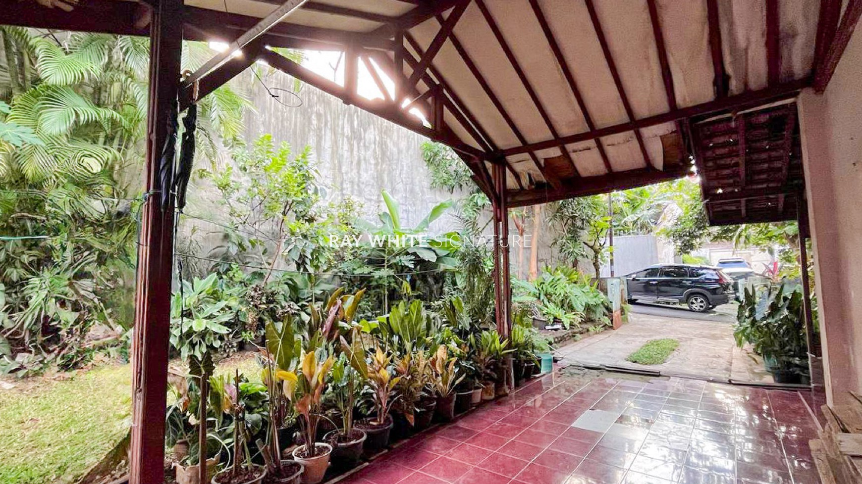 Dijual Rumah Lama di Jl Soka Komplek MPR