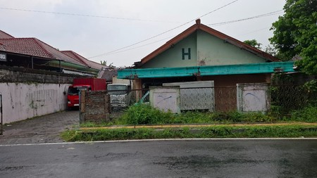 Rumah dengan Luas Tanah 938 Meter Persegi Cocok Untuk Usaha Lokasi Mulungan Mlati Sleman 