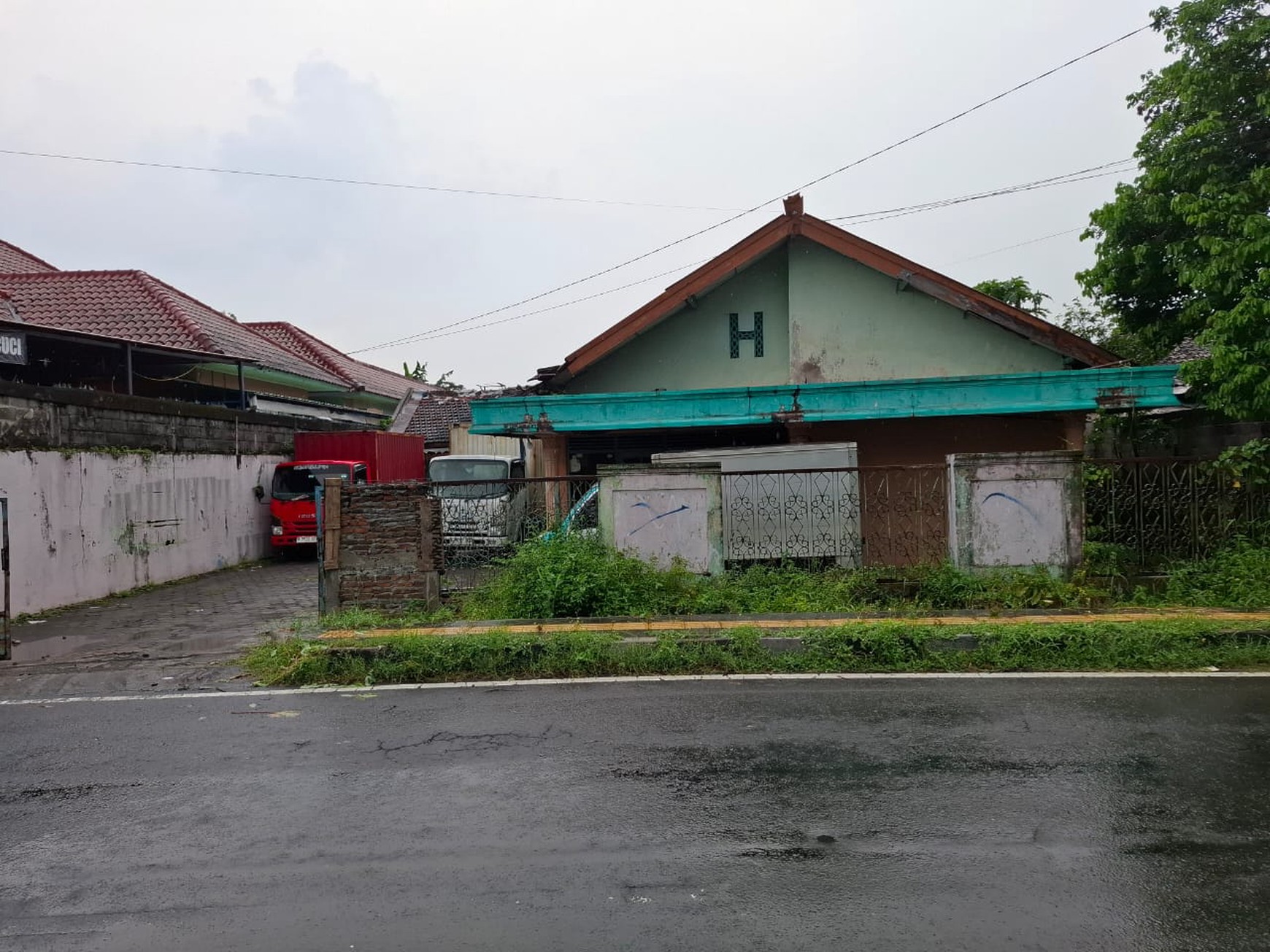 Rumah dengan Luas Tanah 938 Meter Persegi Cocok Untuk Usaha Lokasi Mulungan Mlati Sleman 