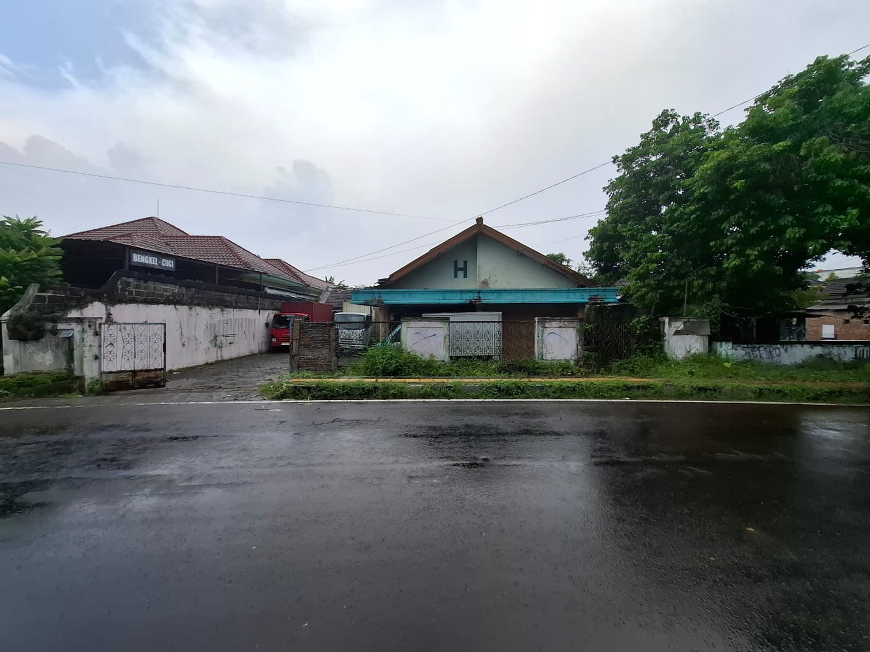 Rumah dengan Luas Tanah 938 Meter Persegi Cocok Untuk Usaha Lokasi Mulungan Mlati Sleman 