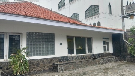 Rumah usaha di sewakan nol jalan Raya Darmo Surabaya Pusat