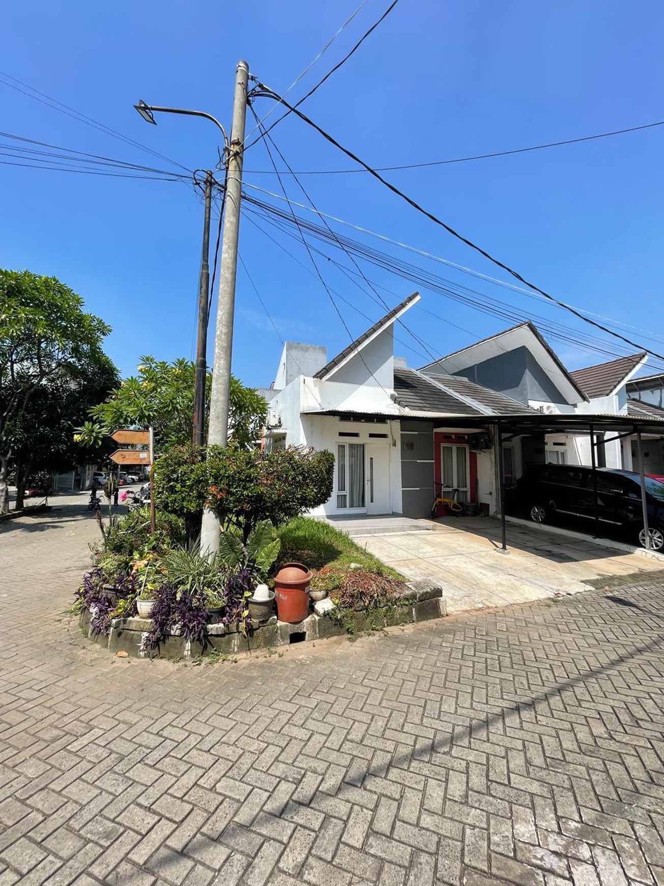 Rumah Minimalis, 1 Lantai dalam Cluster di Jurang Mangu