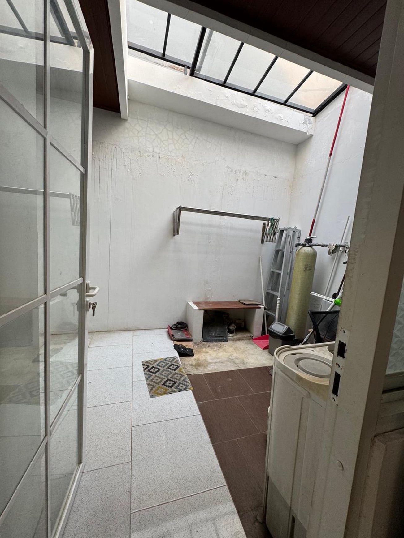 Rumah Minimalis, 1 Lantai dalam Cluster di Jurang Mangu