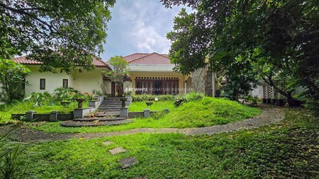 Rumah Lama Cocok Untuk Town House dekat TMII di Ceger Permai