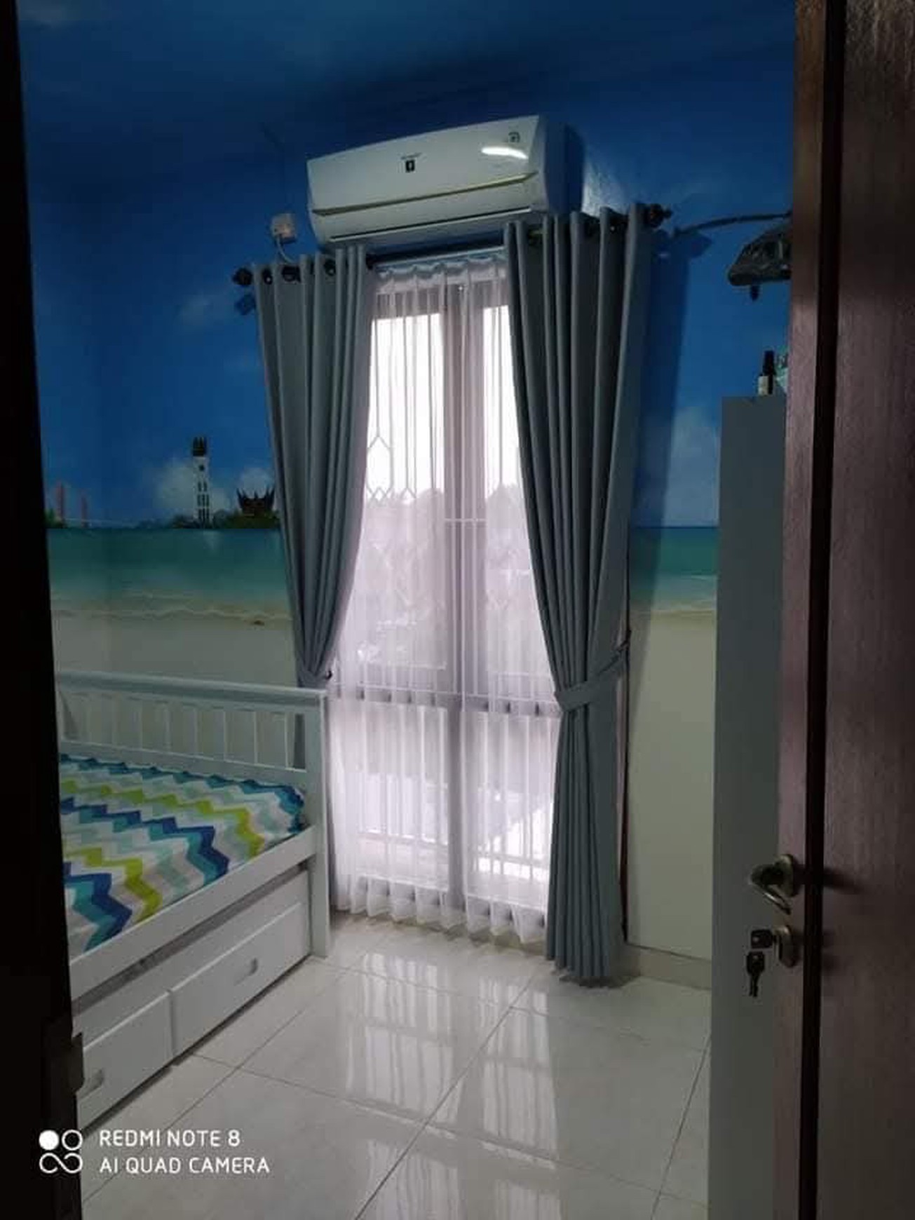 Rumah 2 lantai, bagus, dalam Cluster keamanan 24 Jam di Ciputat