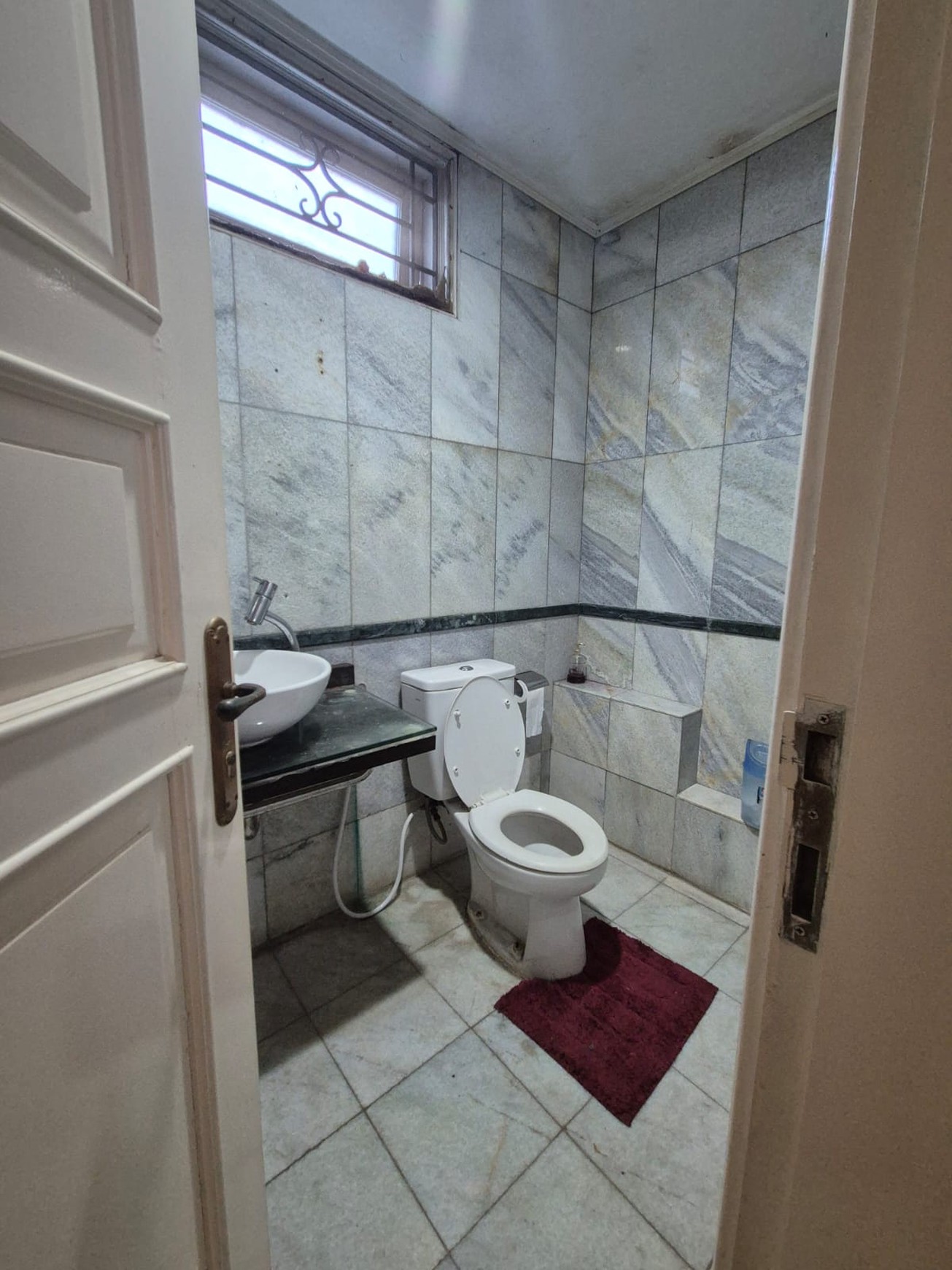 Hunian nyaman dengan S. Pool private di lebak bulus jakarta