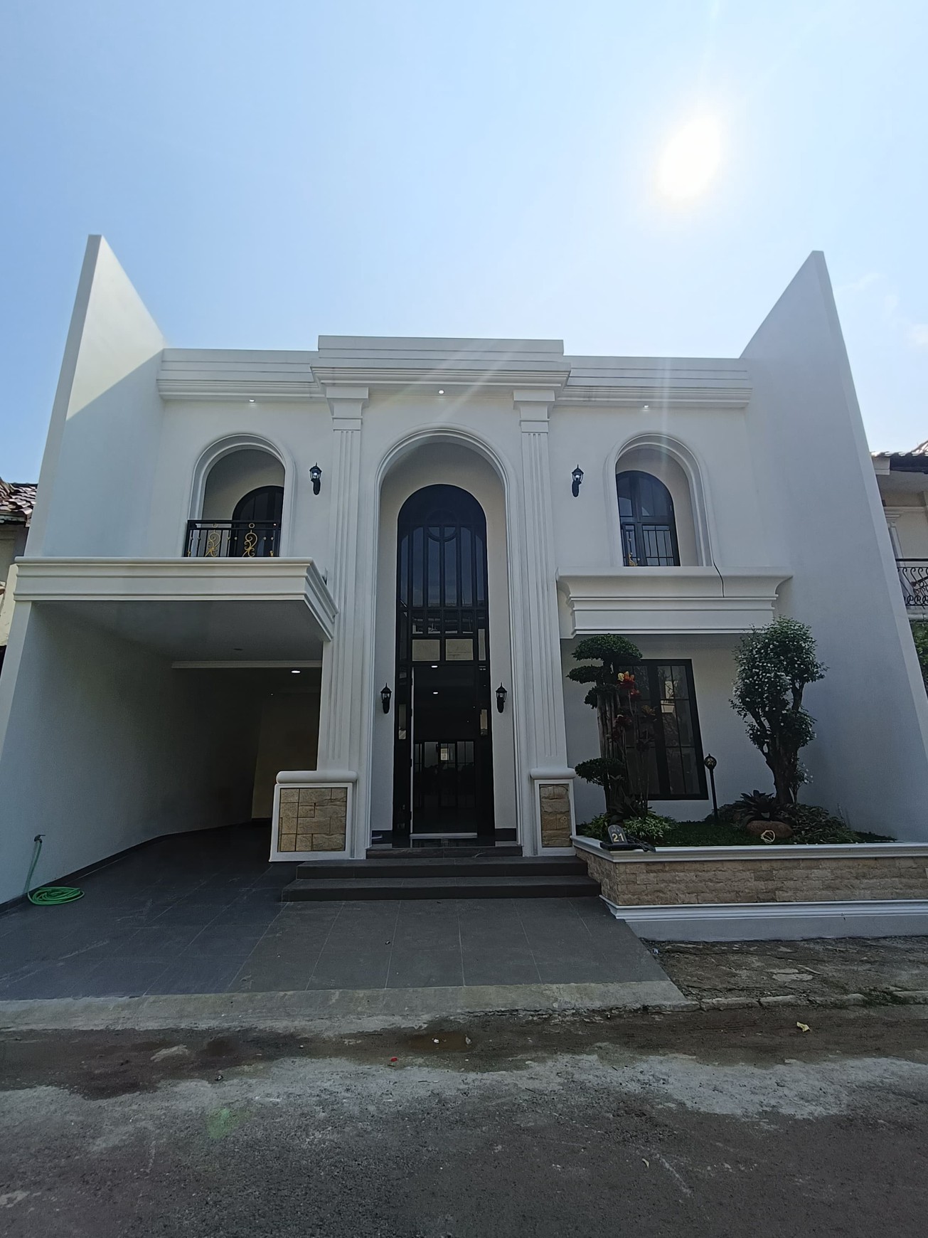 Rumah Mewah Minimalisn Brand New Siap Huni di  Bintaro Sektor 9