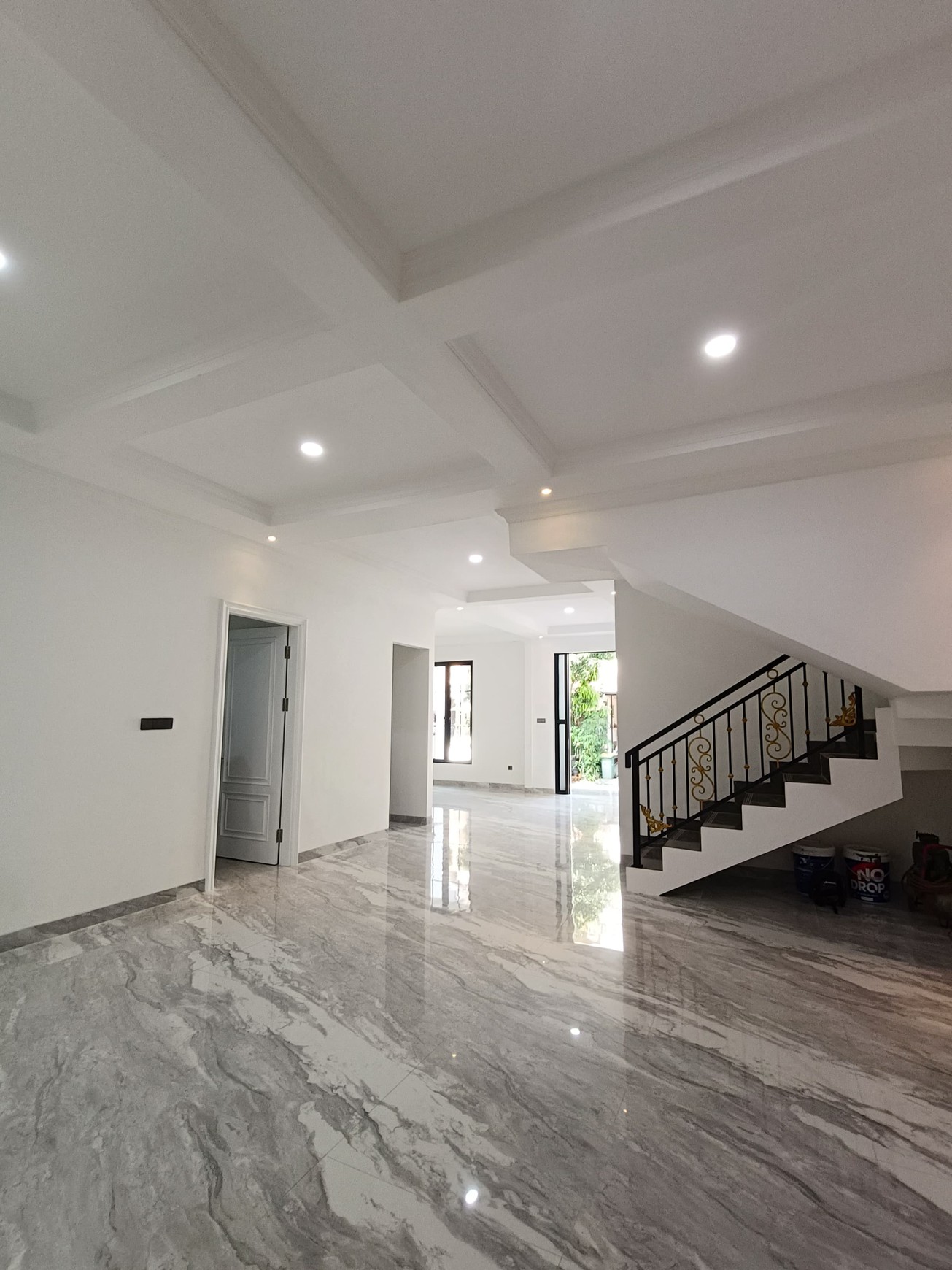 Rumah Mewah Minimalisn Brand New Siap Huni di  Bintaro Sektor 9