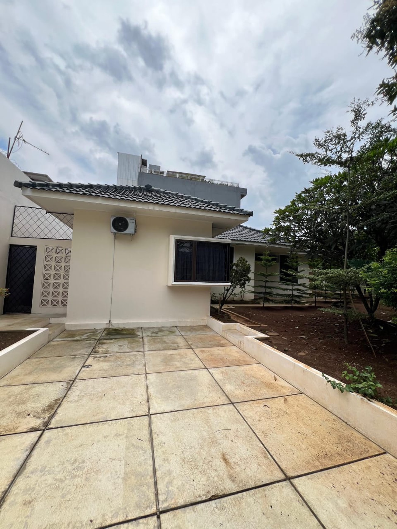 Rumah bagus siap huni di Jagakarsa Jakarta