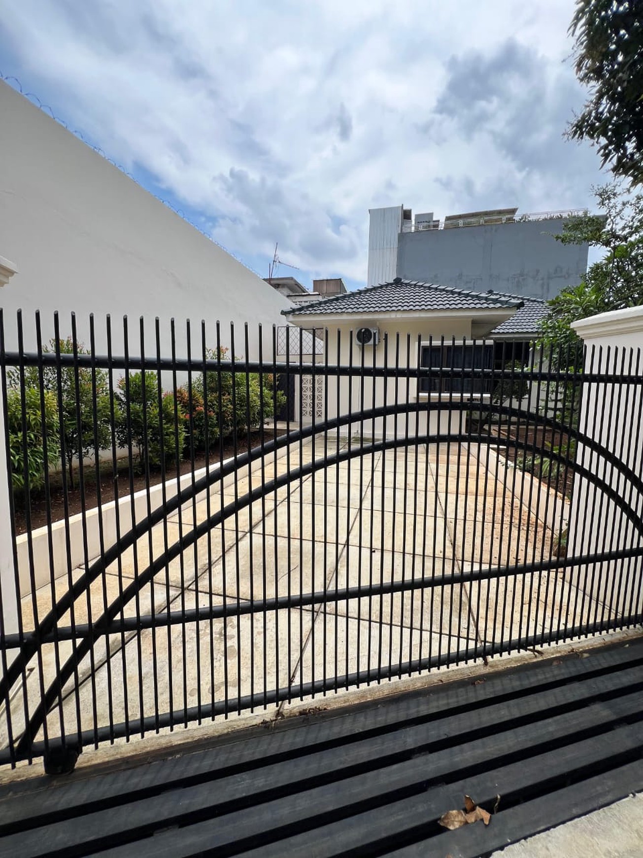 Rumah bagus siap huni di Jagakarsa Jakarta