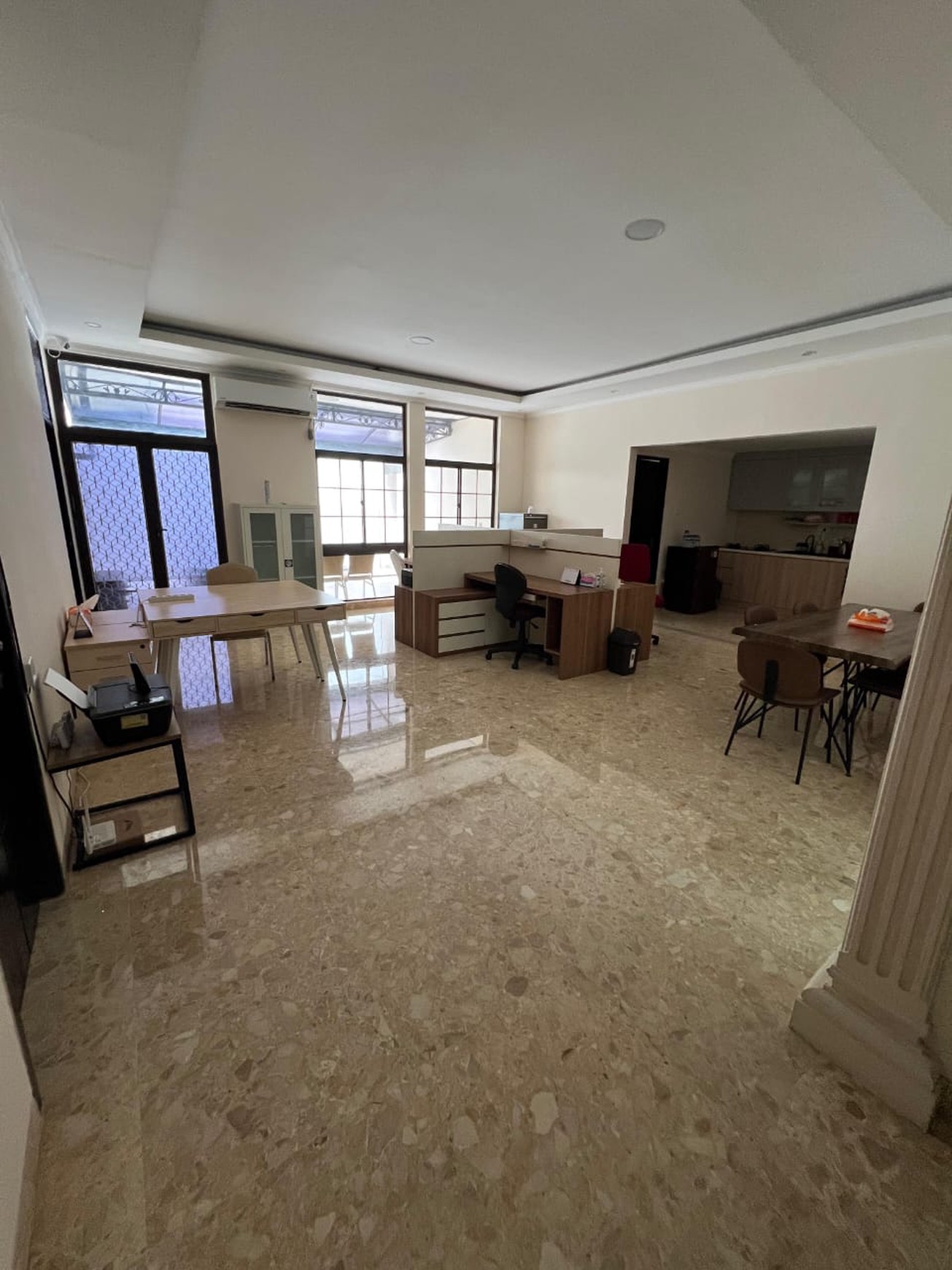 Rumah bagus siap huni di Jagakarsa Jakarta