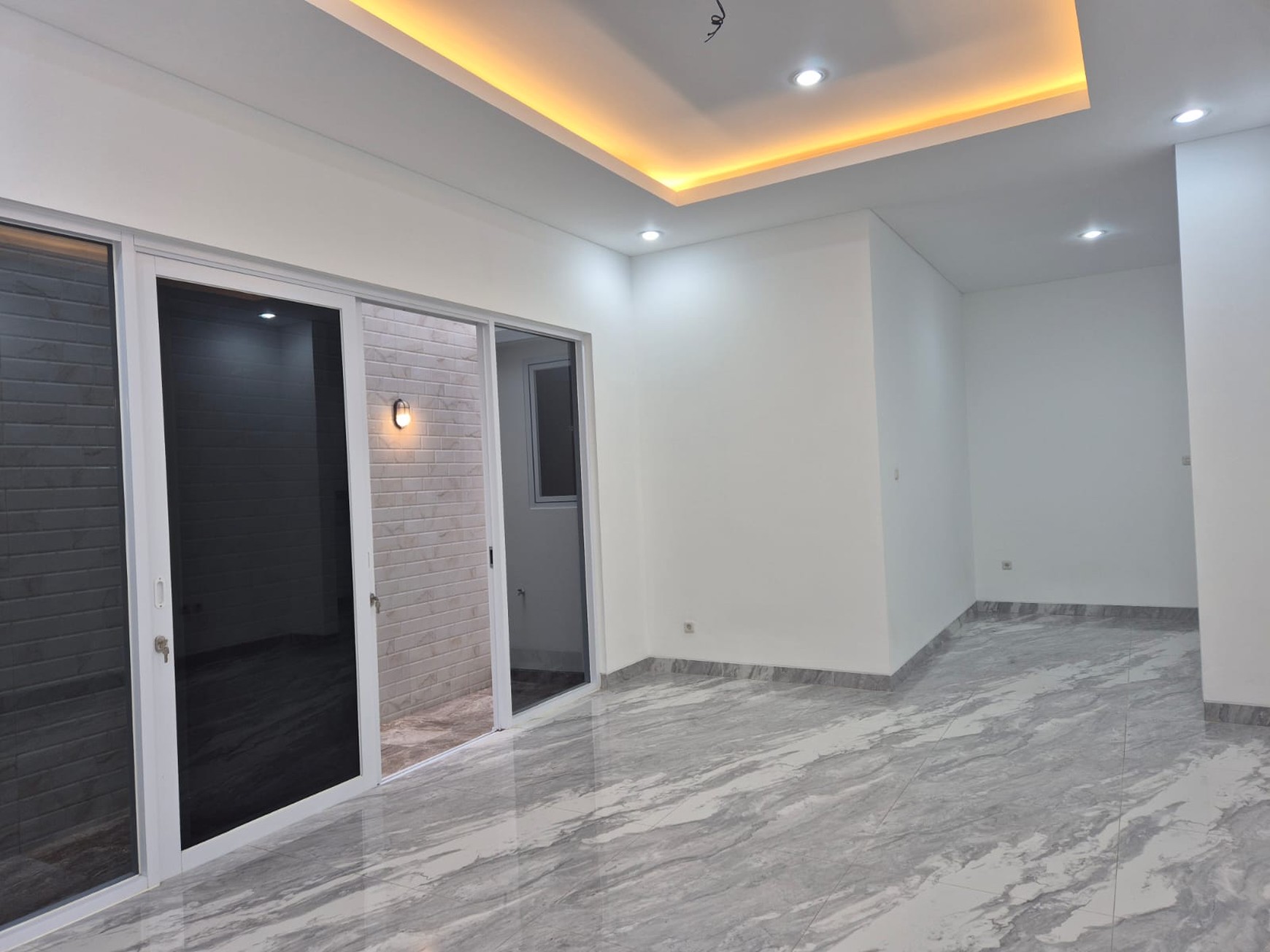 Rumah brand New, Luxury bagus, Kemanan 24 Jam di Bintaro Sektor 9