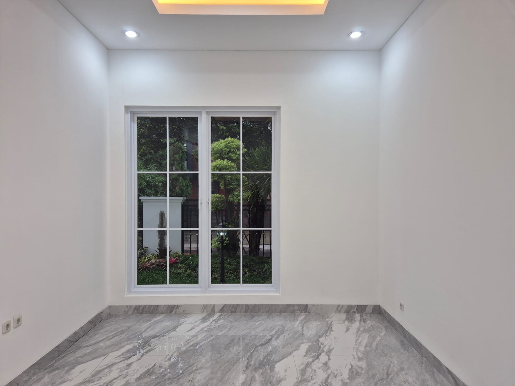 Rumah brand New, Luxury bagus, Kemanan 24 Jam di Bintaro Sektor 9