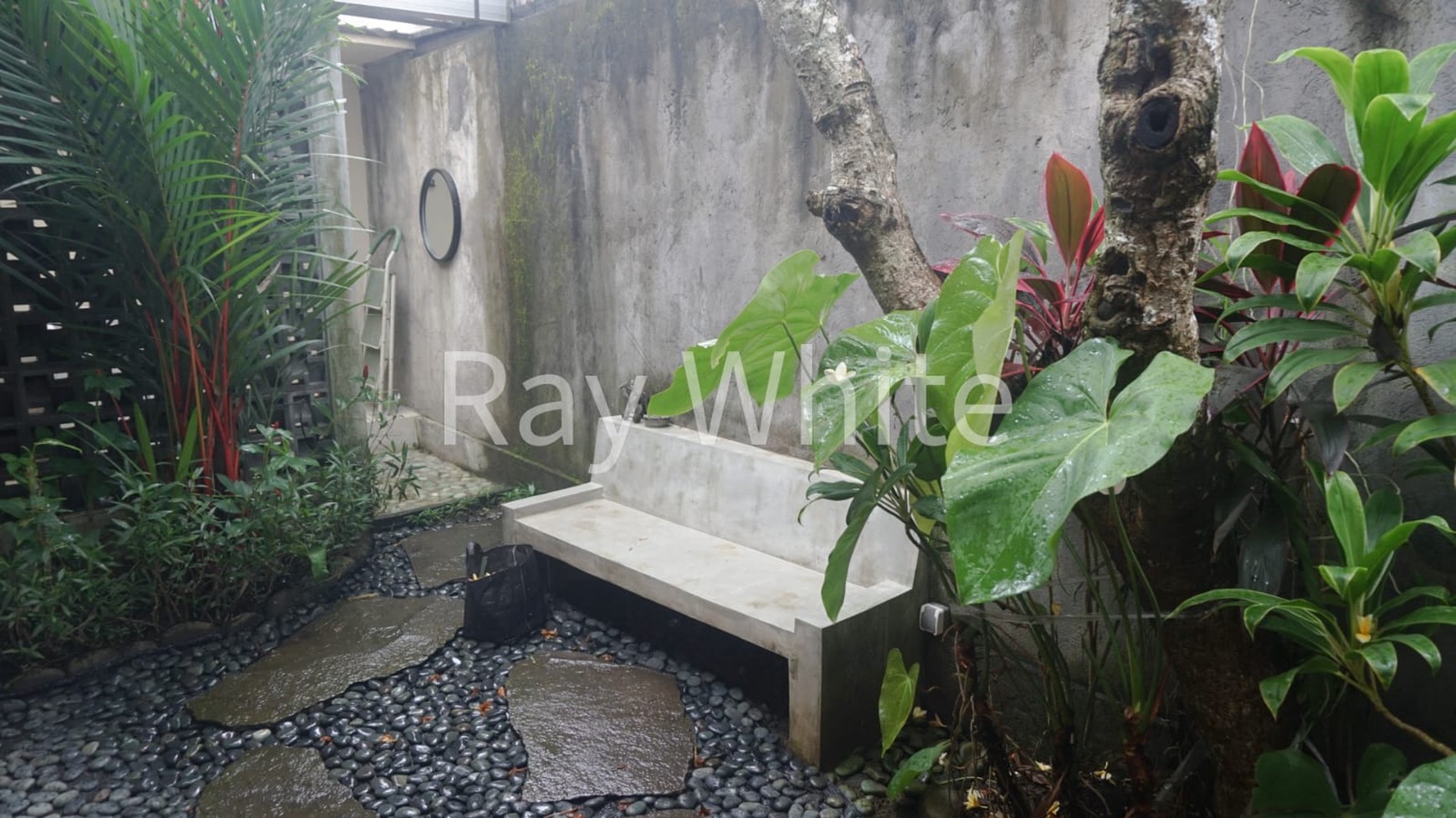 Freehold - Charming Villa Canggu, Bali - Modern Comfort & Tranquil Garden