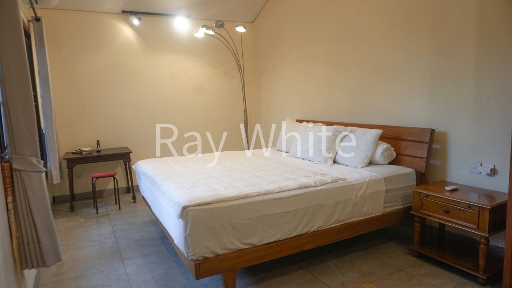 Freehold - Charming Villa Canggu, Bali - Modern Comfort & Tranquil Garden