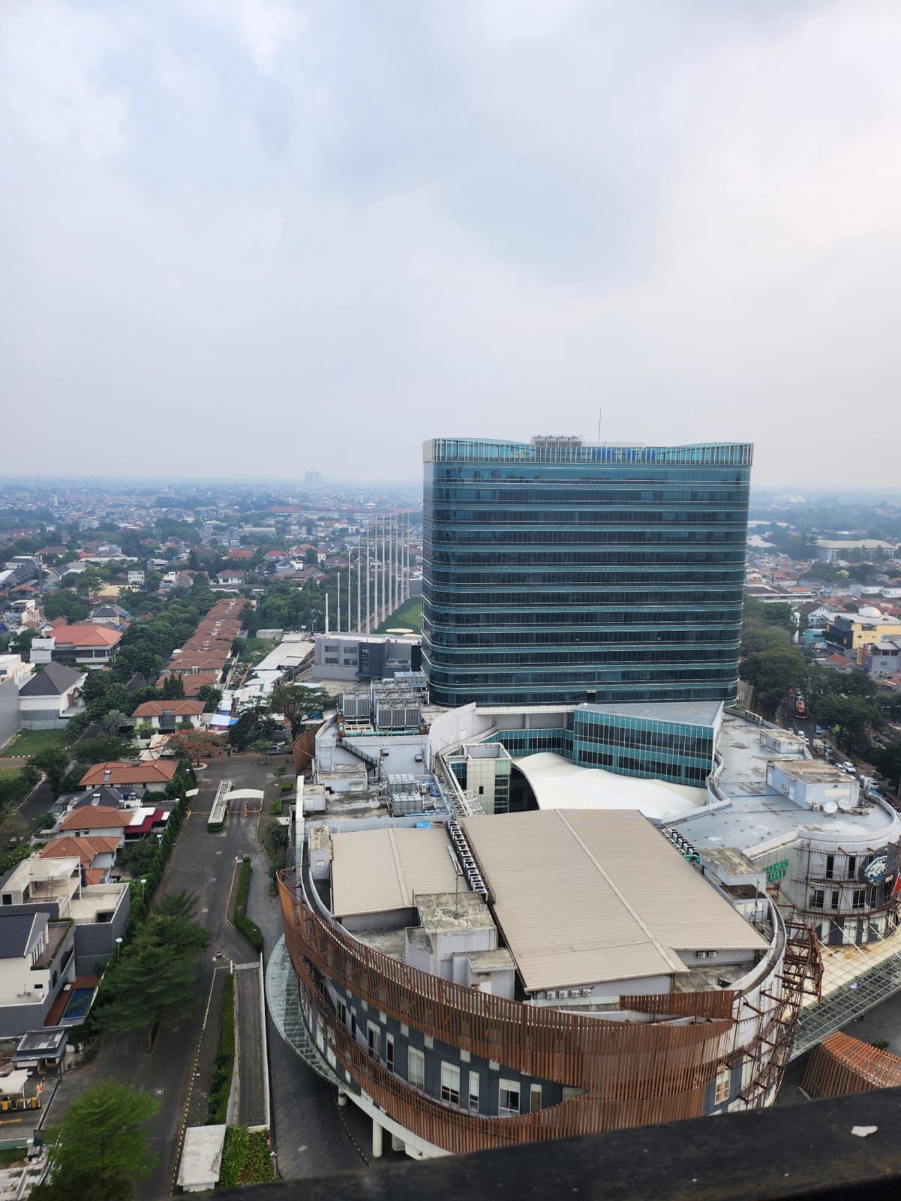 Dijual Unit Apartemen The Aspen Residences Lokasi Strategis Cocok Untuk Anak Muda