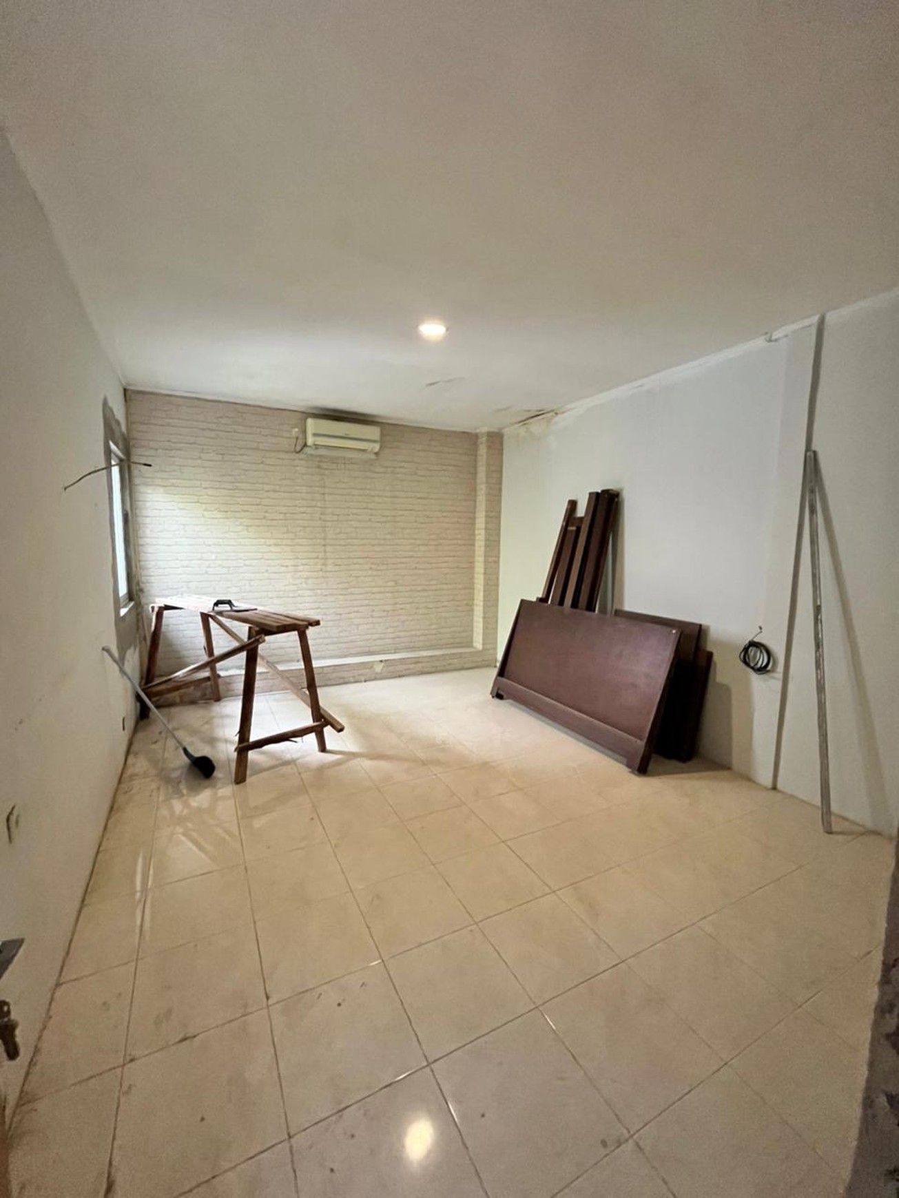 Dijual Cepat Rumah baru renove di Lebak Lestari
