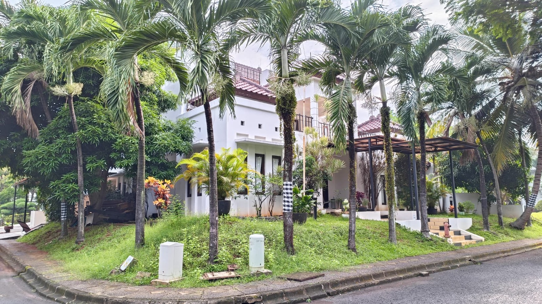 Rumah Bagus, Mewah, Siap huni dalan Cluster Premium di Bintaro Sektor 9