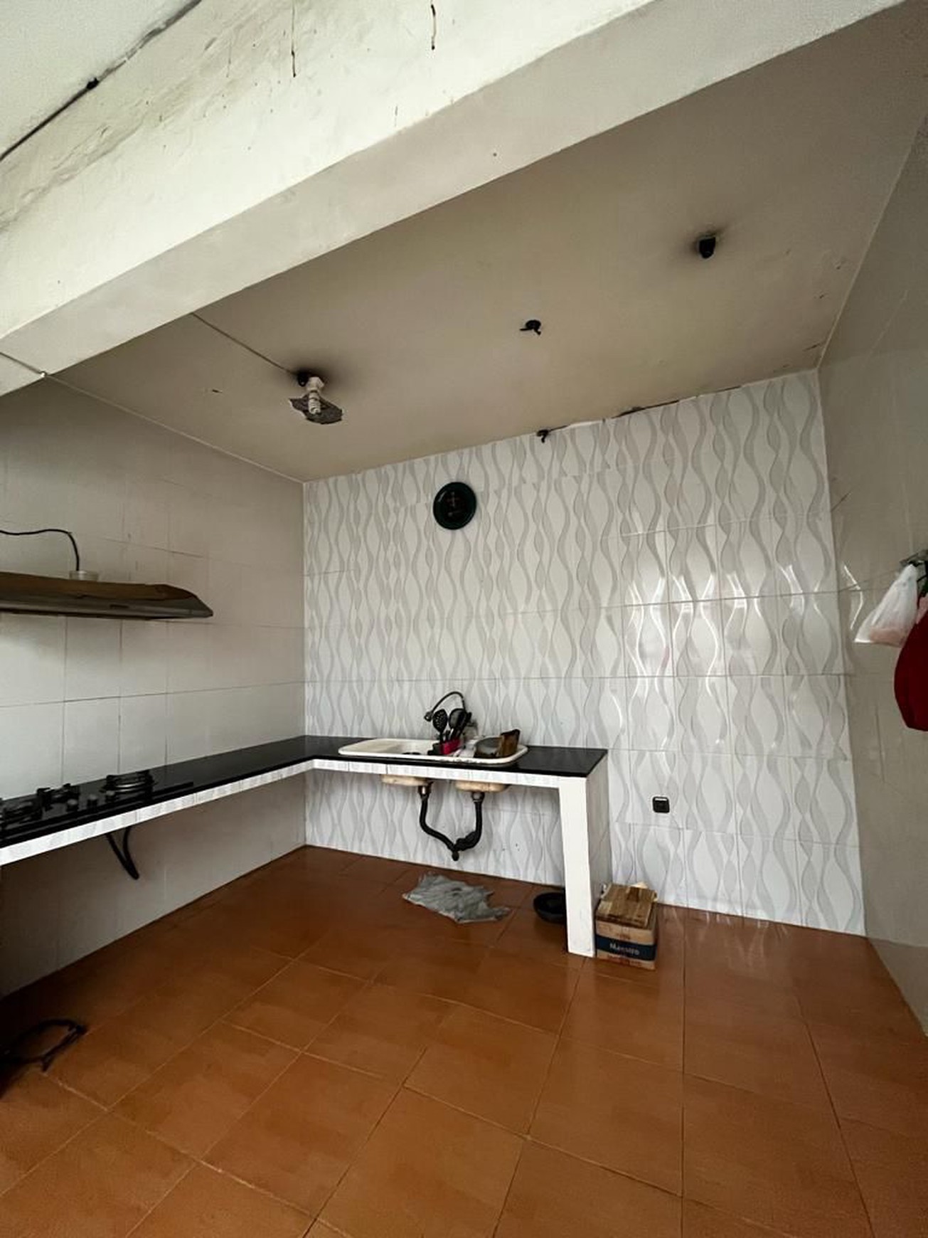 Rumah Dijual Rungkut Surabaya Timur Harga 2 M-an Siap Huni