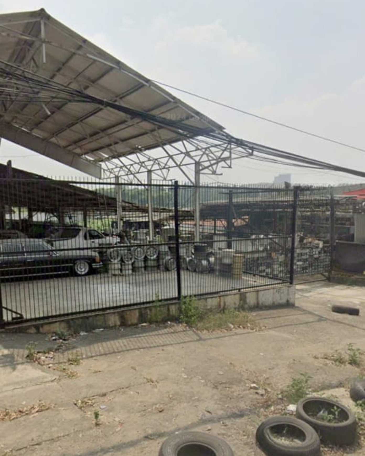 tanah Luas Jl. Deplu Raya