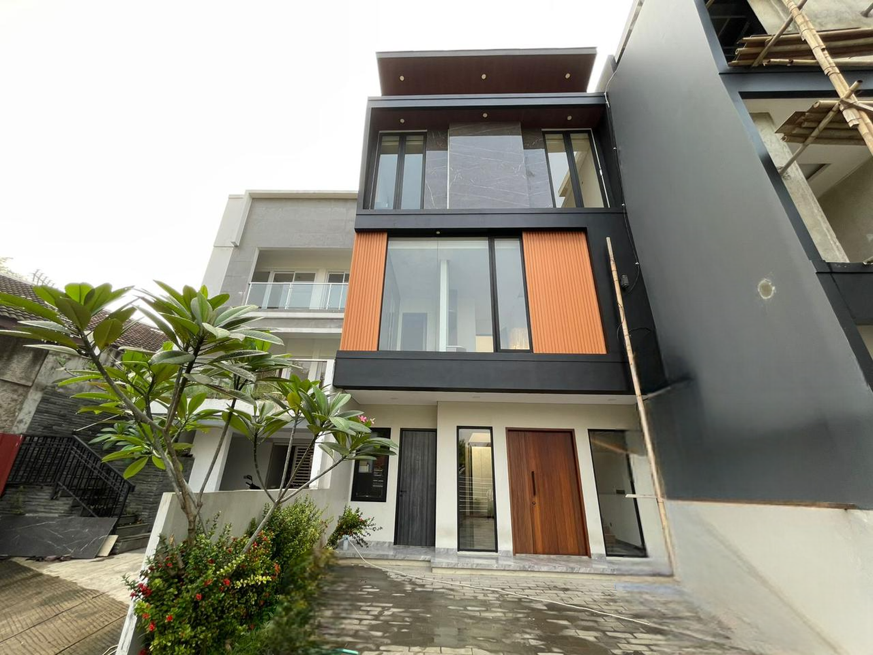 Dijual rumah brand new dan mewah di Cilandak