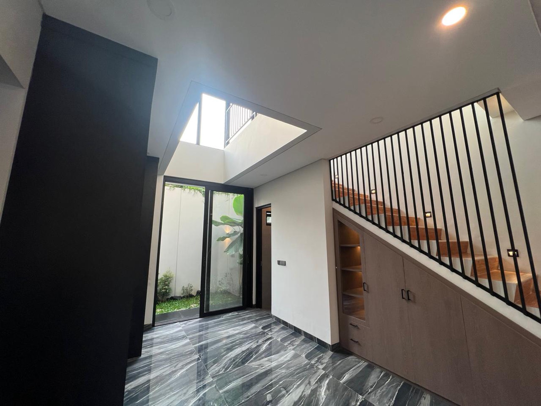 Dijual rumah Brand New dan mewah di Cilandak